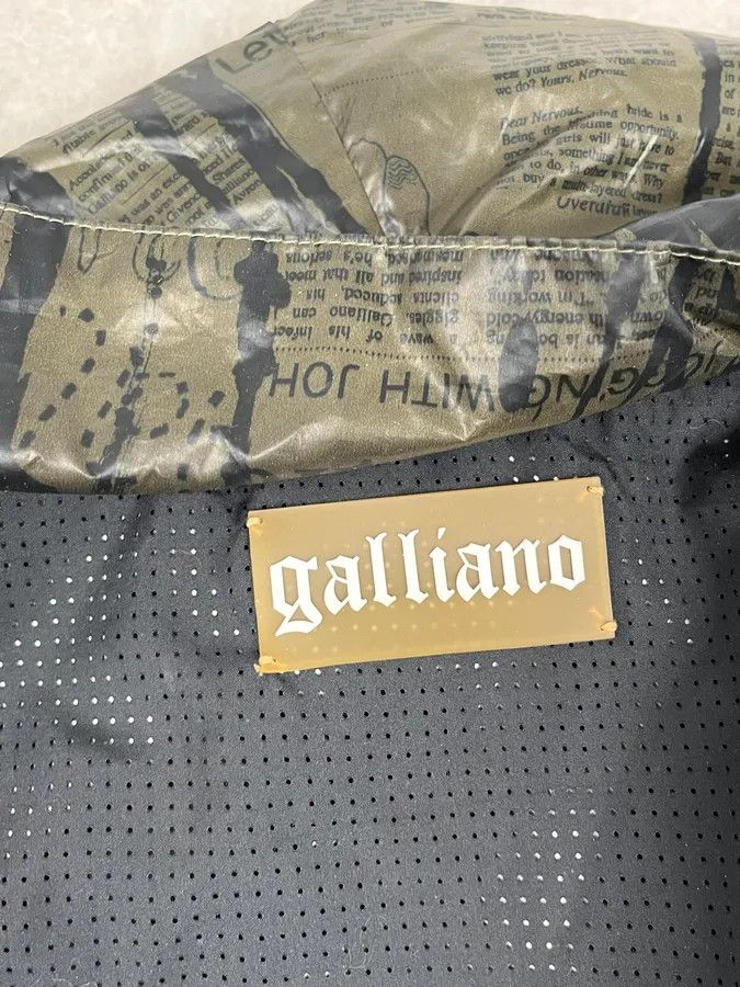 John Galliano AW2010 John Galliano Khaki Military Camouflage Newspaper Light Jacket Size US L / EU 52-54 / 3 - 11 Thumbnail
