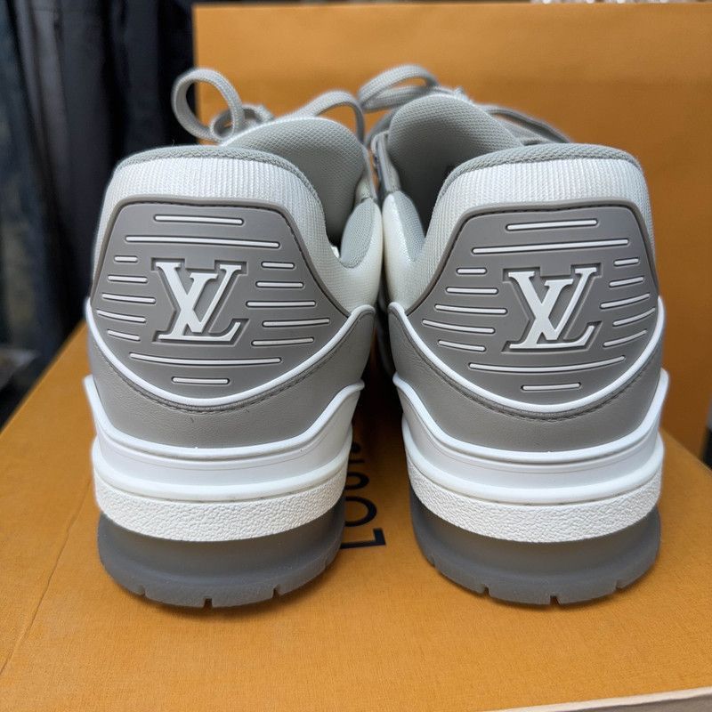 Louis Vuitton Louis Vuitton Low-Top Trainer Sneakers in Gray and White -2 Size US 10.5 / EU 43-44 - 3 Thumbnail