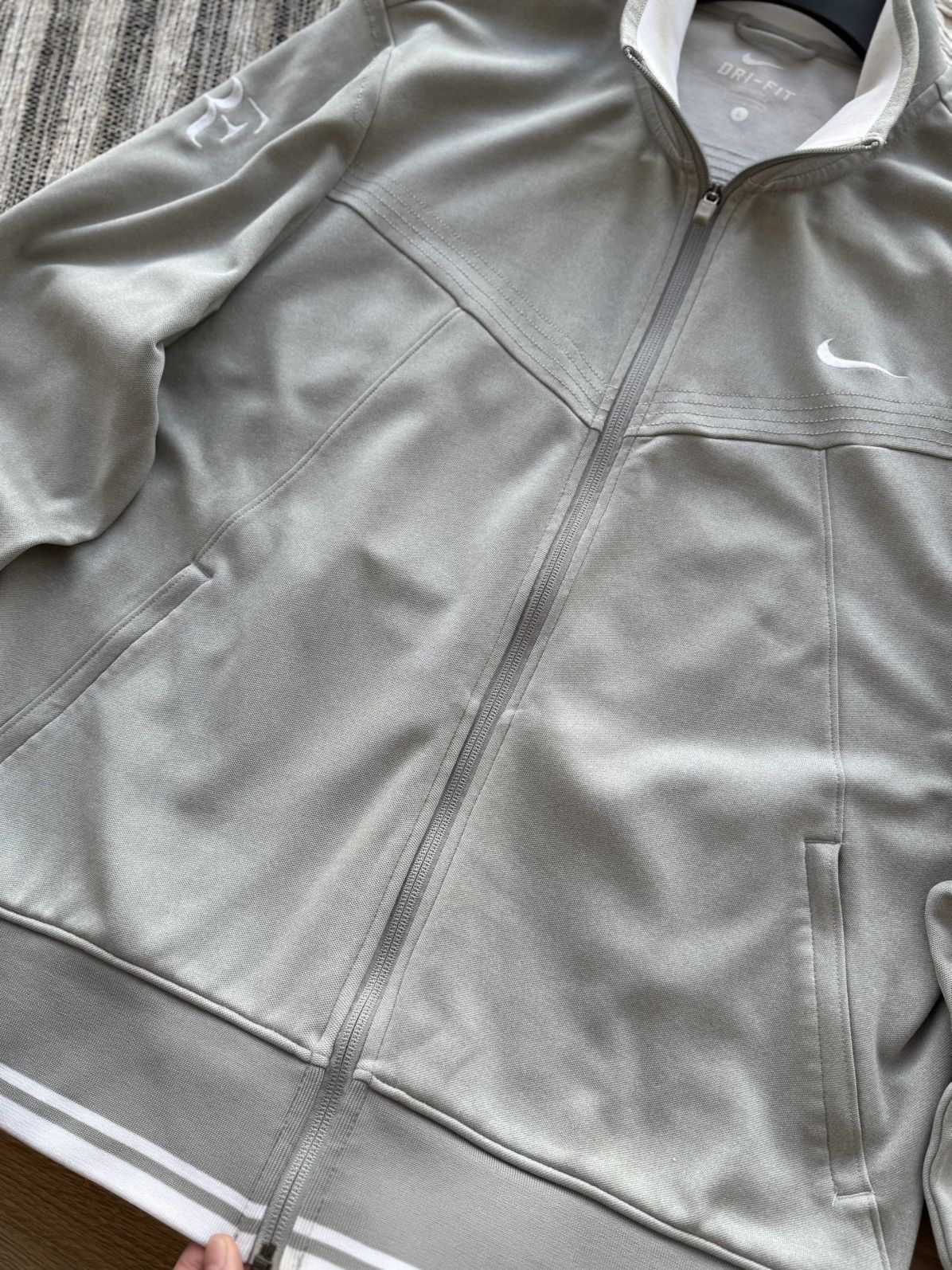 Nike NIKE ROGER FEDERER RF 2011 AUSTRALIA OPEN TENNIS TRACKJACKET Size US L / EU 52-54 / 3 - 10 Thumbnail