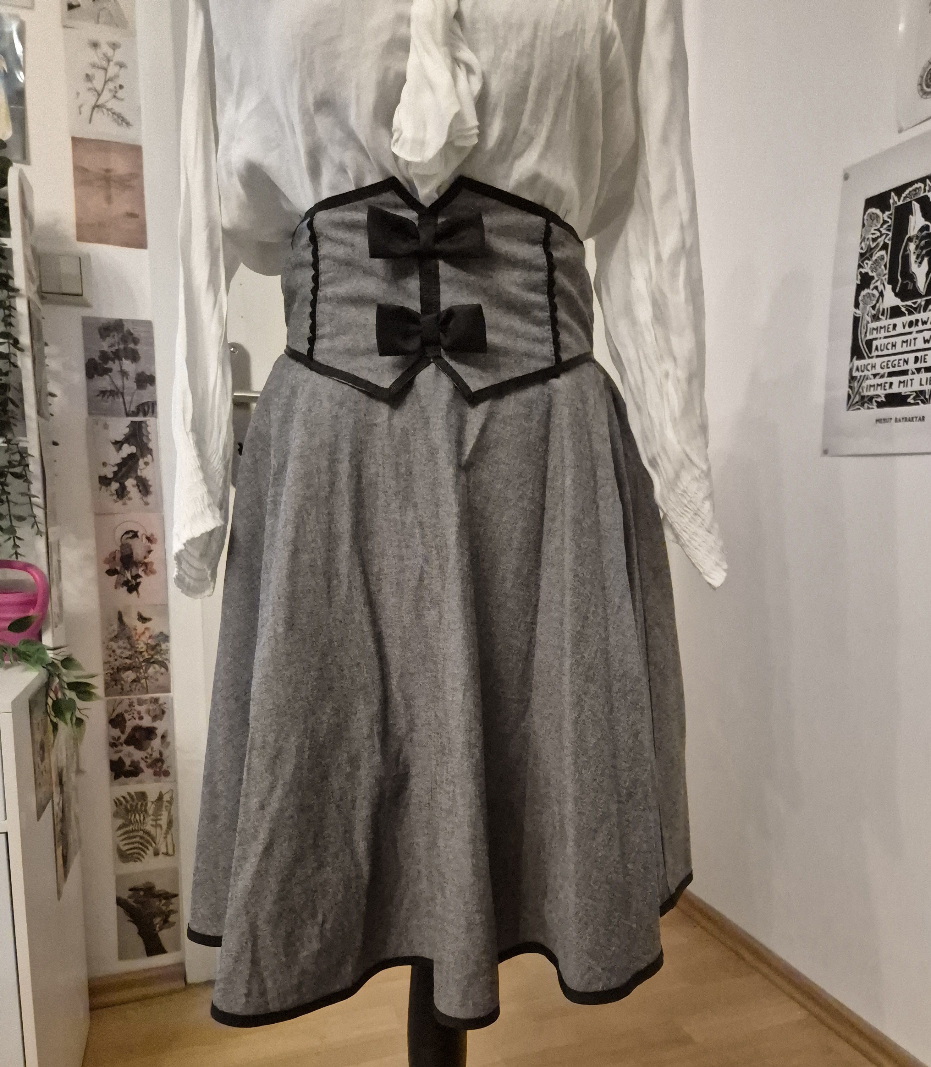 Other RARE unique axes femme skirt school egirl grunge alternative Size 25" / US 0 / IT 36 - 4 Thumbnail