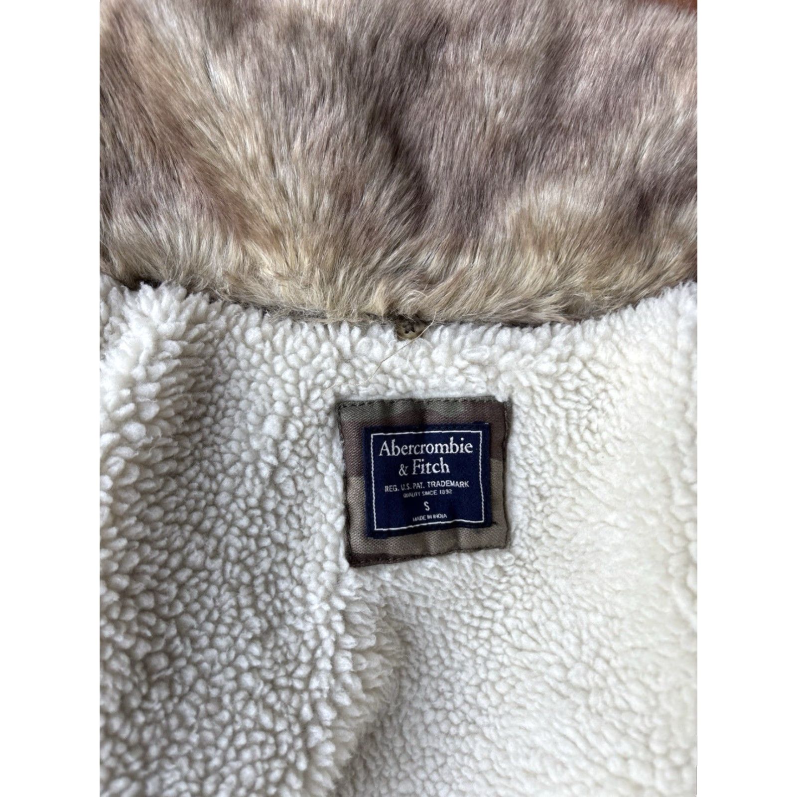 Abercrombie & Fitch VINTAGE Abercrombie & Fitch Military Jacket Camouflage Hooded Short Zip Womens Small Green 1990s Flight 2.2 Size S / US 4 / IT 40 - 2 Thumbnail