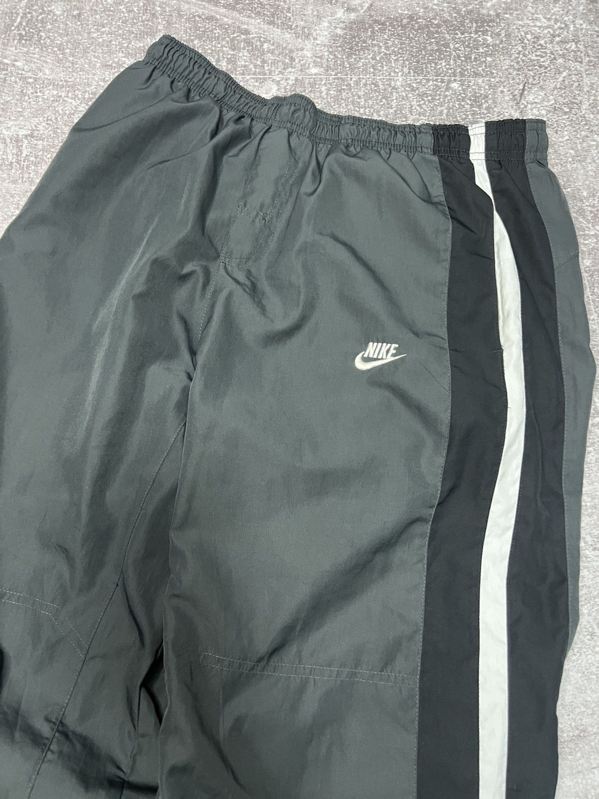 Nike Vintage Nike Track Pants 90s Big Logo Swoosh Y2K Size S Size US 31 - 3 Thumbnail