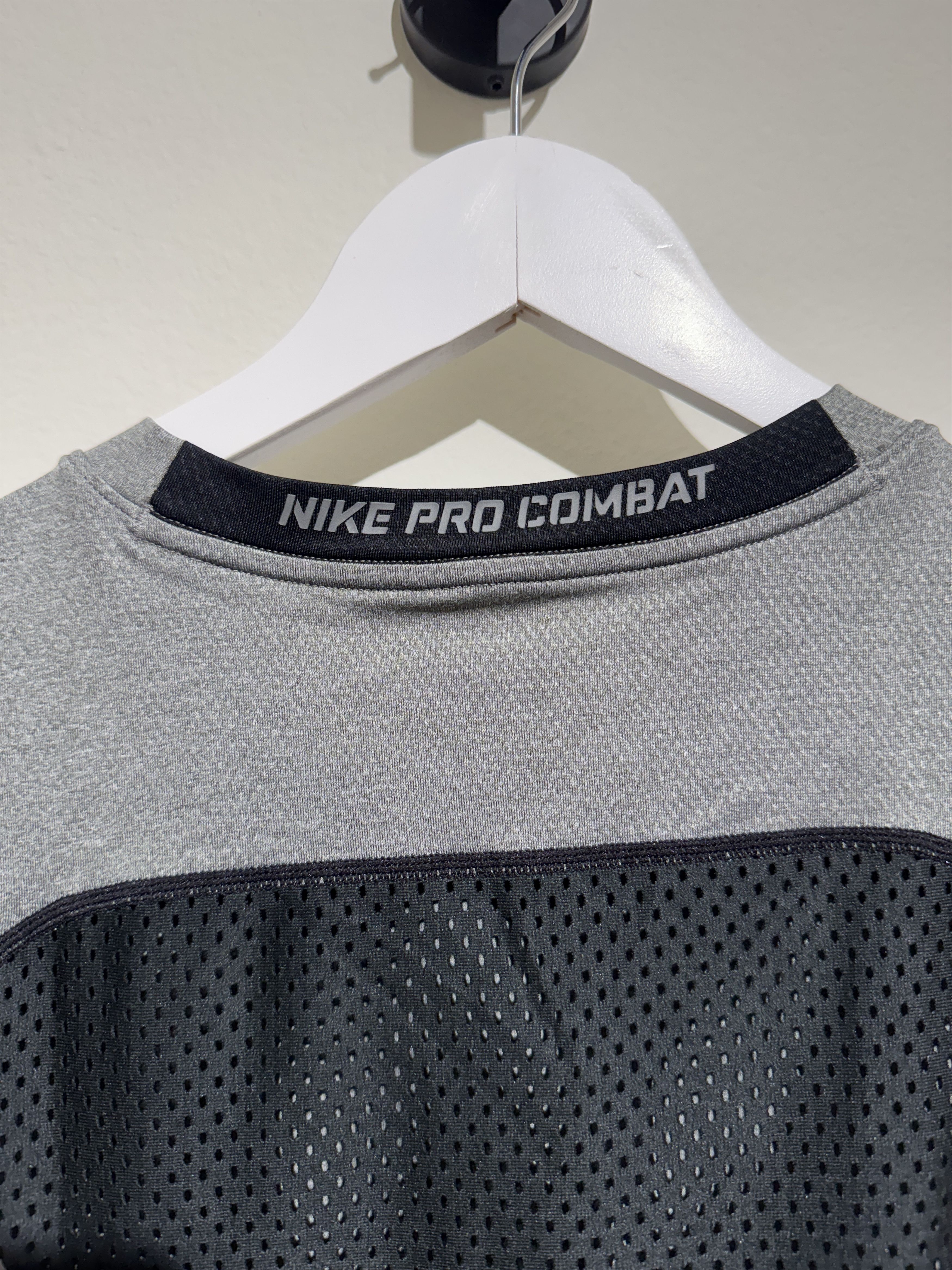 Nike Nike Pro Combat Hypercool Tee – Grey/Black Size US S / EU 44-46 / 1 - 8 Thumbnail