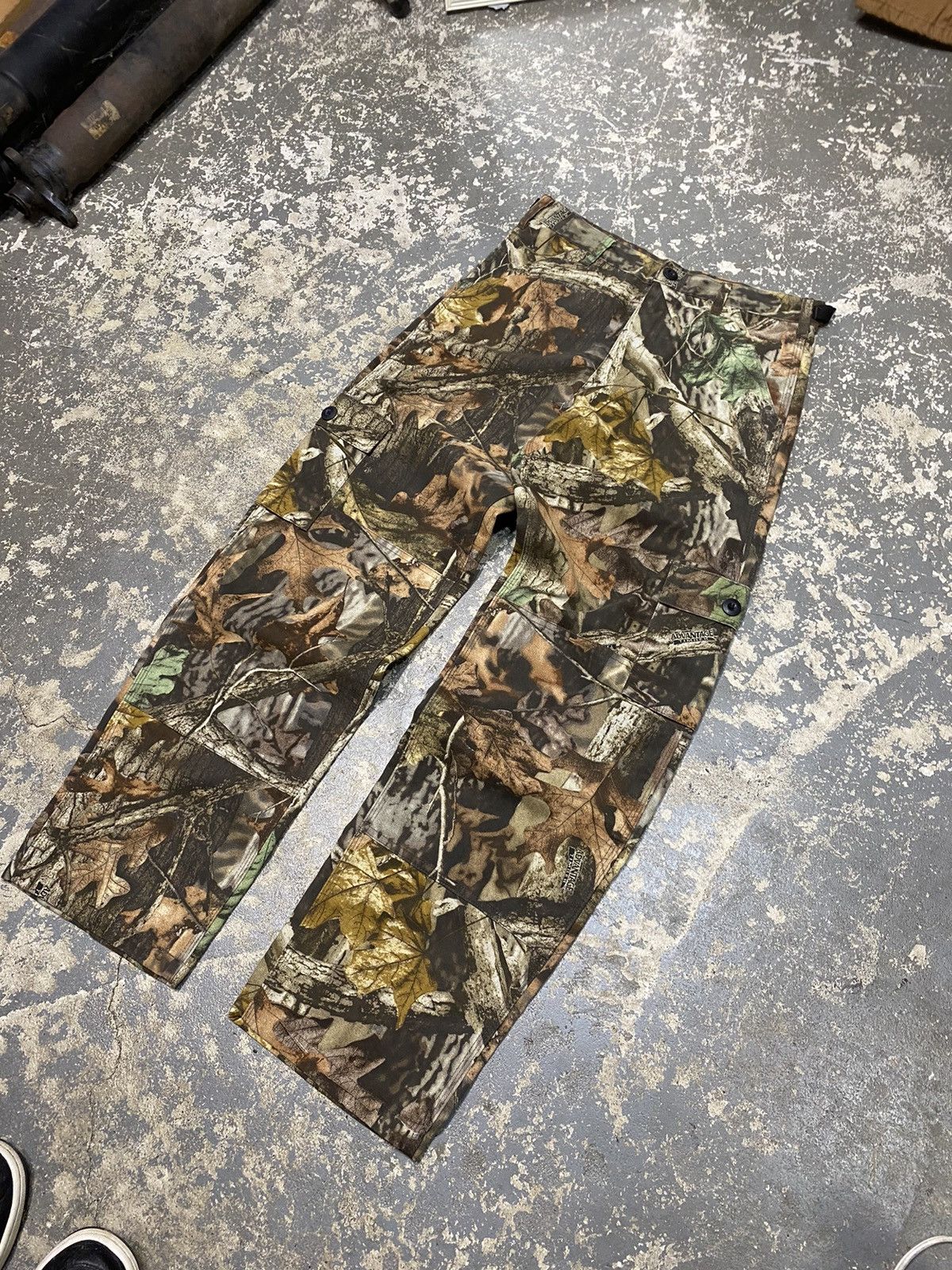 Realtree × Vintage Vintage Realtree Liberty Camo Baggy Cargo Essentials Pants Size US 29 - 4 Thumbnail