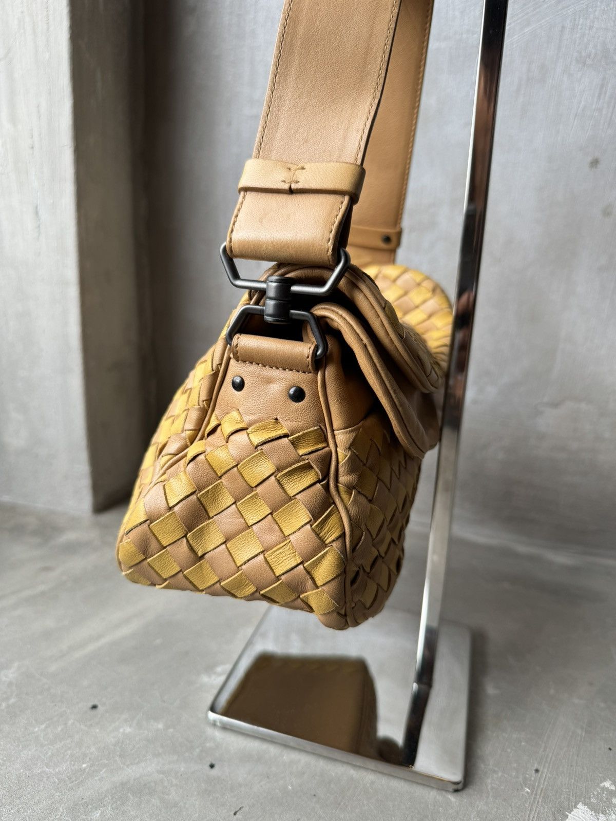 Bottega Veneta Bottega Veneta Intrecciato Leather Flap Small Shoulder Bag Size ONE SIZE - 7 Thumbnail