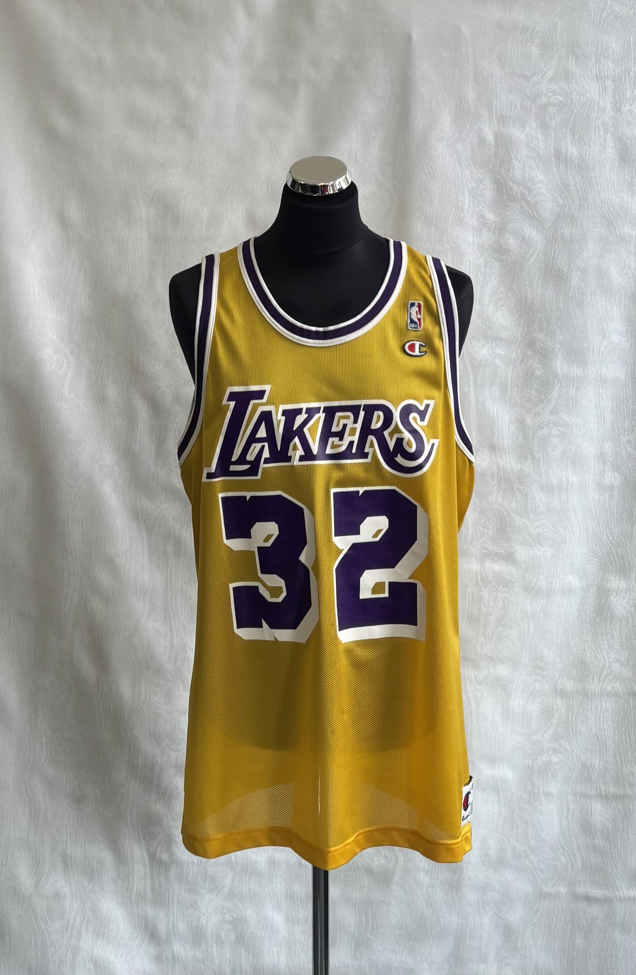 Champion Los Angeles Lakers 90s Johnson #32 Champion Basketball Size US XL / EU 56 / 4 - 2 Thumbnail