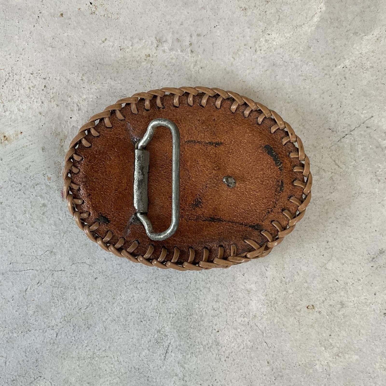Vintage vintage 70's classic tooled brown leather oval belt buckle Size ONE SIZE - 2 Thumbnail