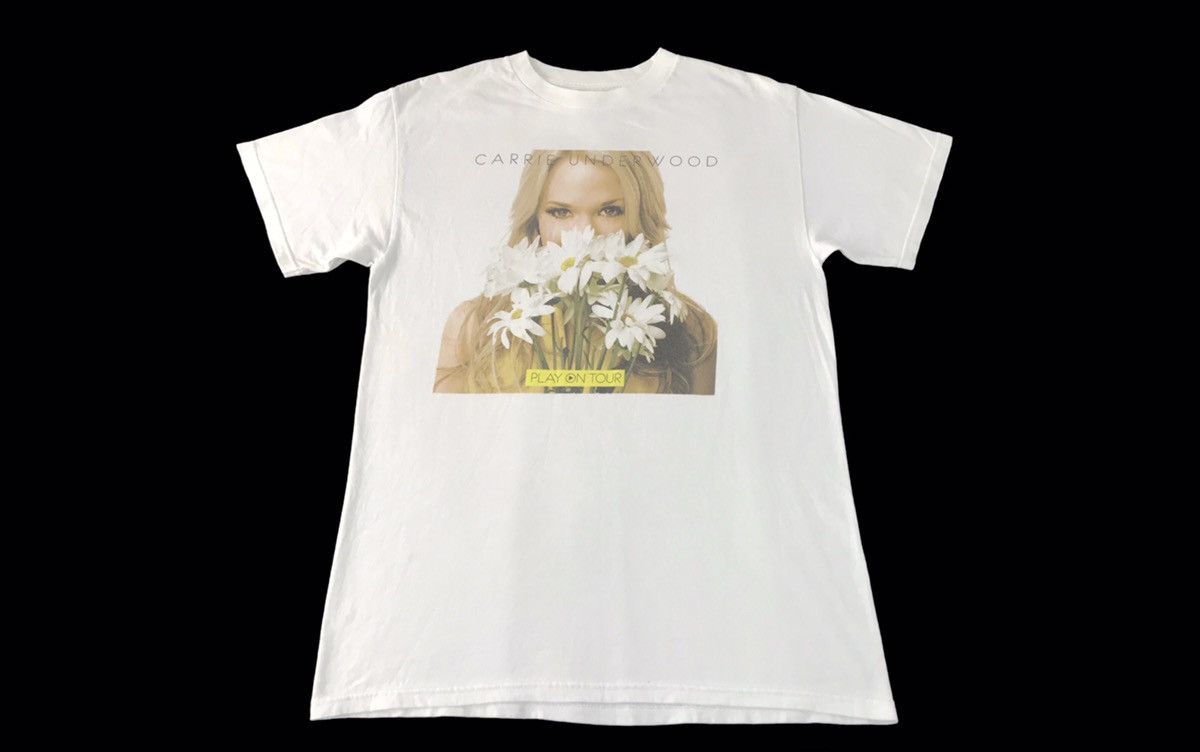 Vintage Carrie Underwood Play On US Tour 2010 Singer Printed Tee Size US M / EU 48-50 / 2 - 1 Thumbnail
