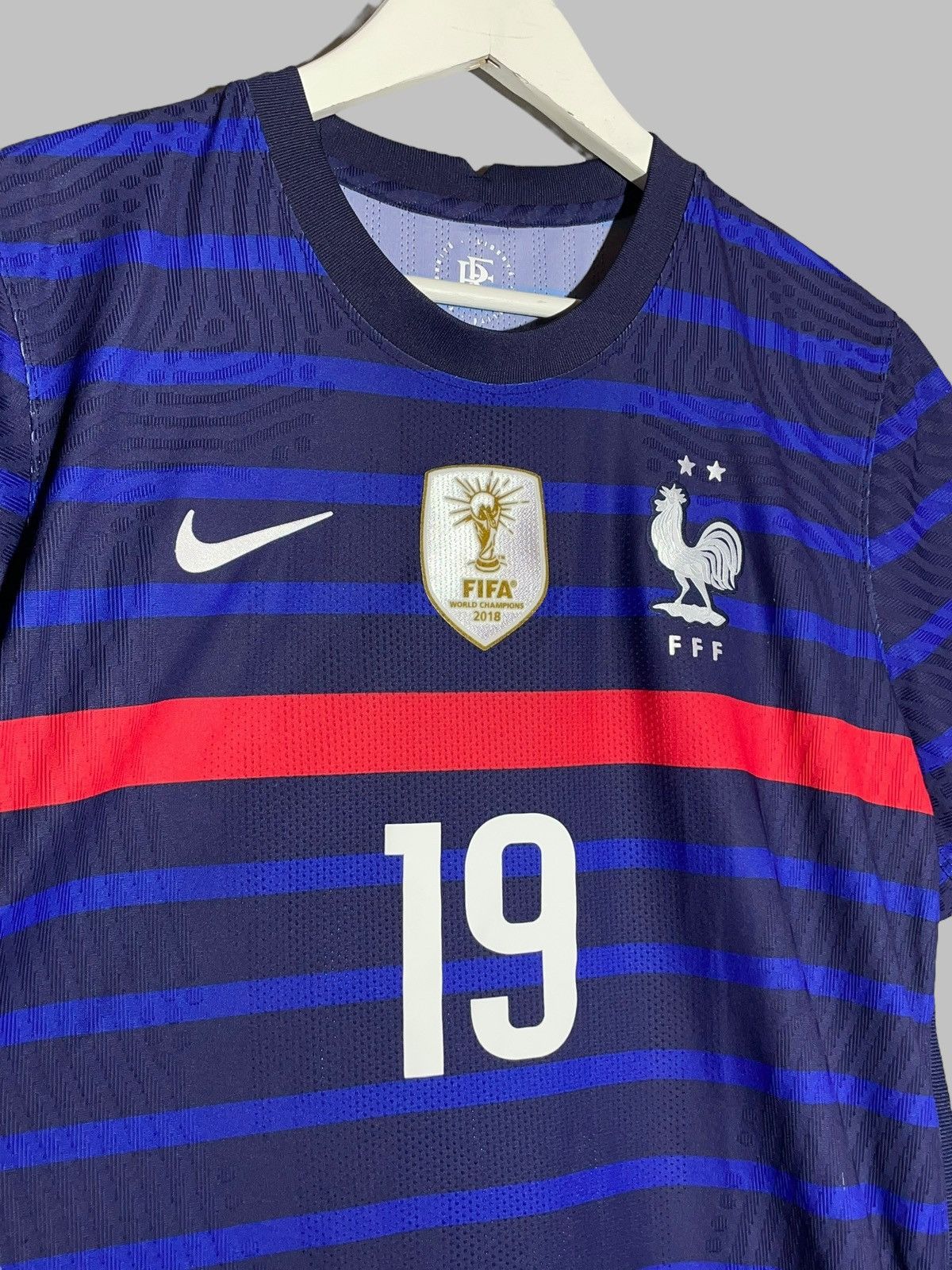 Nike #19 Karim Benzema France 2020 Home Player Issue Soccer Shirt Size US L / EU 52-54 / 3 - 4 Thumbnail