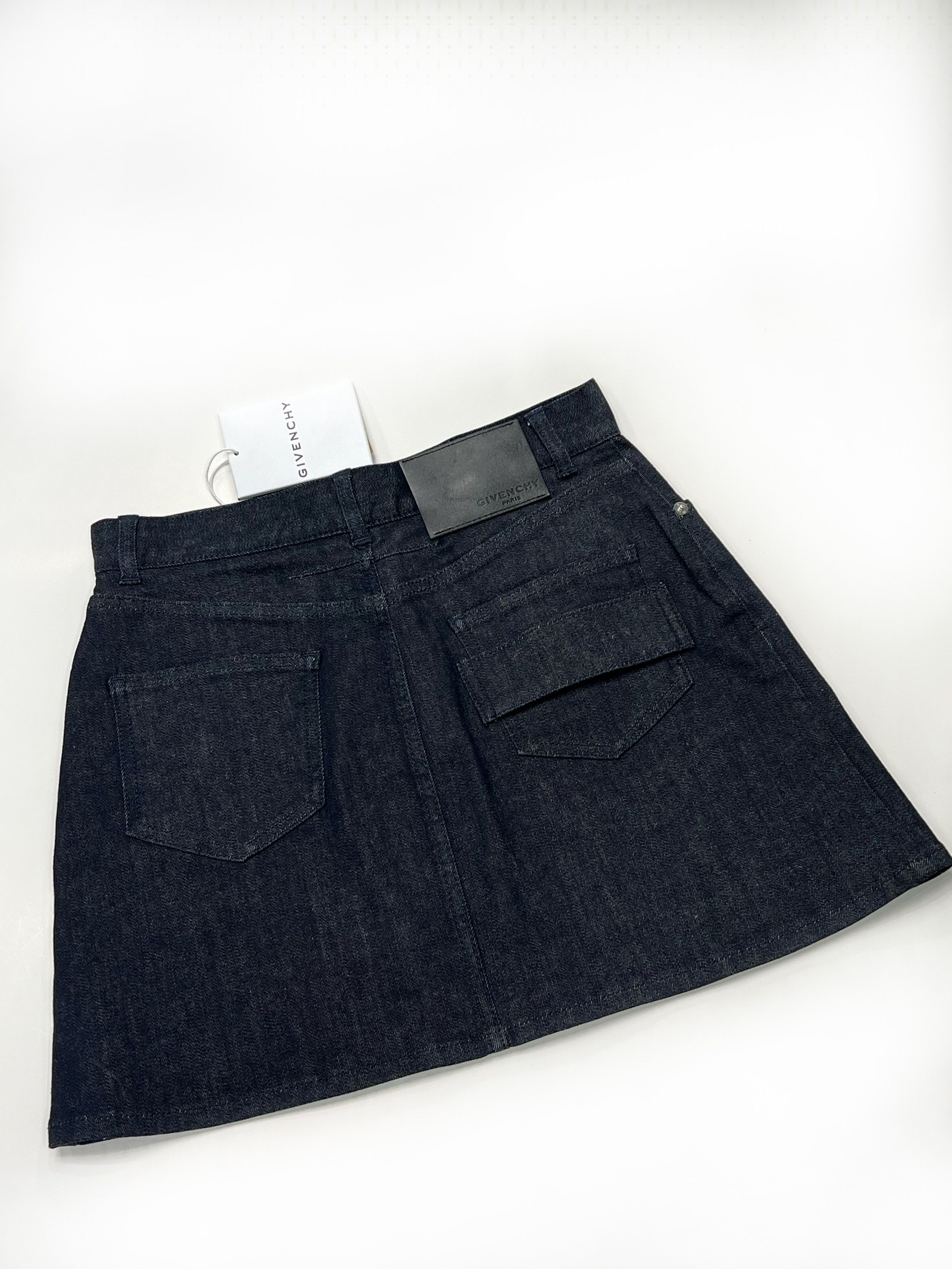 Givenchy mini skirt Givenchy Size 25" / US 0 / IT 36 - 6 Thumbnail