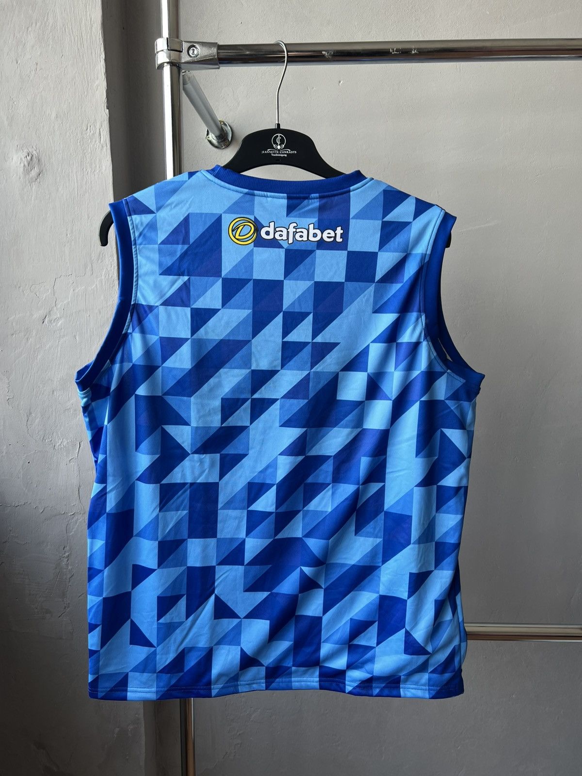 Other NWT 2022/23 SUSSEX SHARKS CRICKET DESEGN JERSEY WEST SIZE L Size US L / EU 52-54 / 3 - 12 Thumbnail