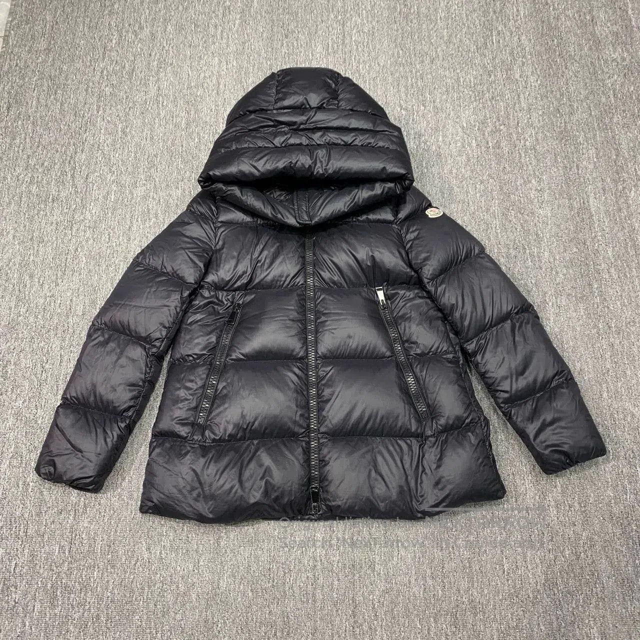Moncler moncler seritte black short down jacket. Size US M / EU 48-50 / 2 - 1 Thumbnail