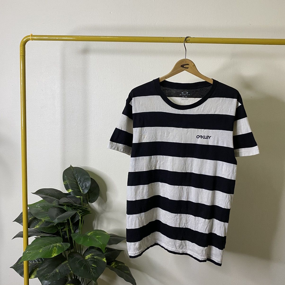 Oakley Oakley Stripes T Shirt Gorpcore Style Size US XL / EU 56 / 4 - 1 Thumbnail