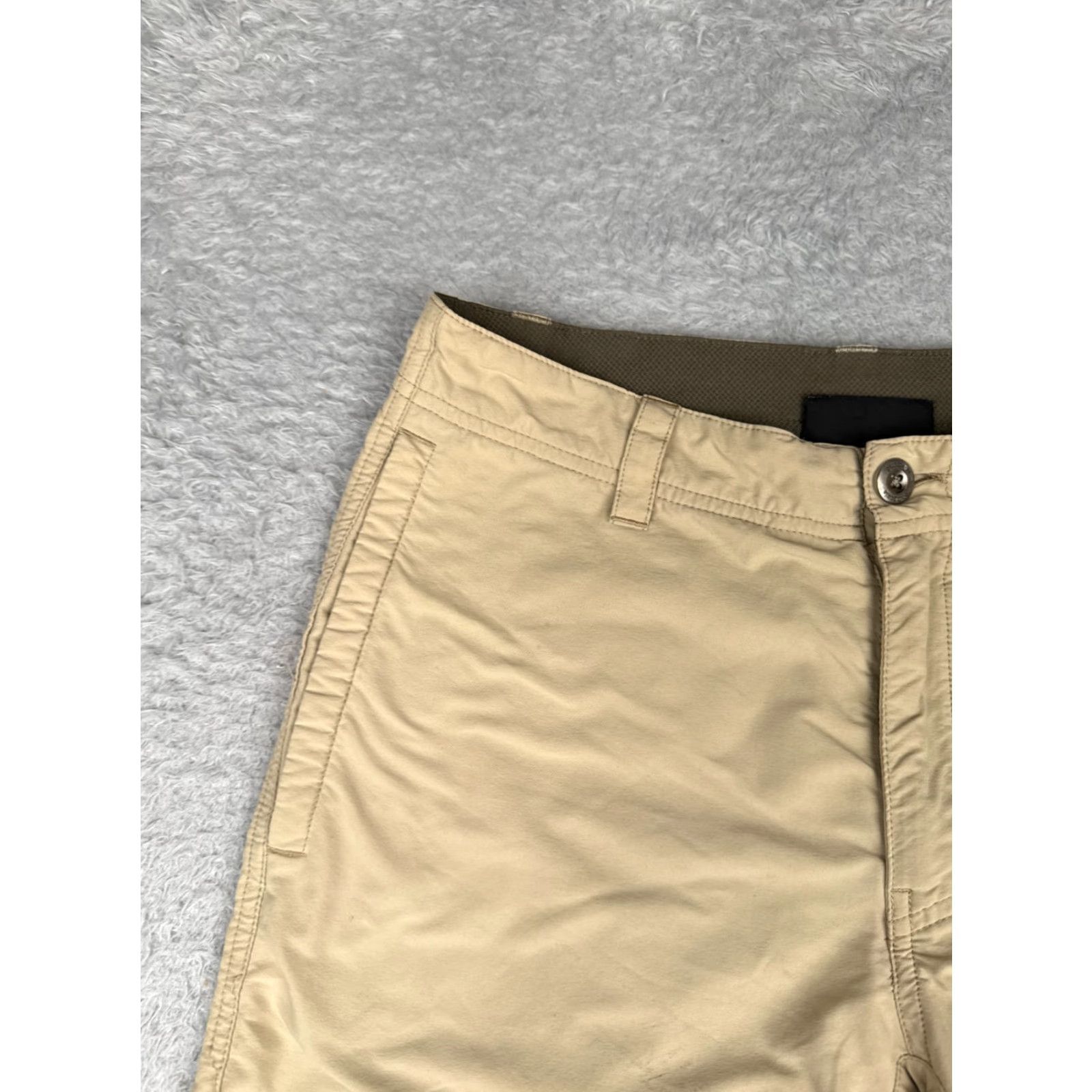 Patagonia Patagonia Shorts Men 28 Beige Cargo Zipper Pocket Hiking Camping 28x10 Shorts Mens Beige Cargo Baggy? Size US 28 / EU 44 - 4 Thumbnail