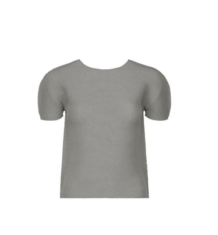Issey Miyake issey miyake size:one size Grey round-neck pleated top 250 Size XXS / US 00 / IT 34 - 1 Thumbnail
