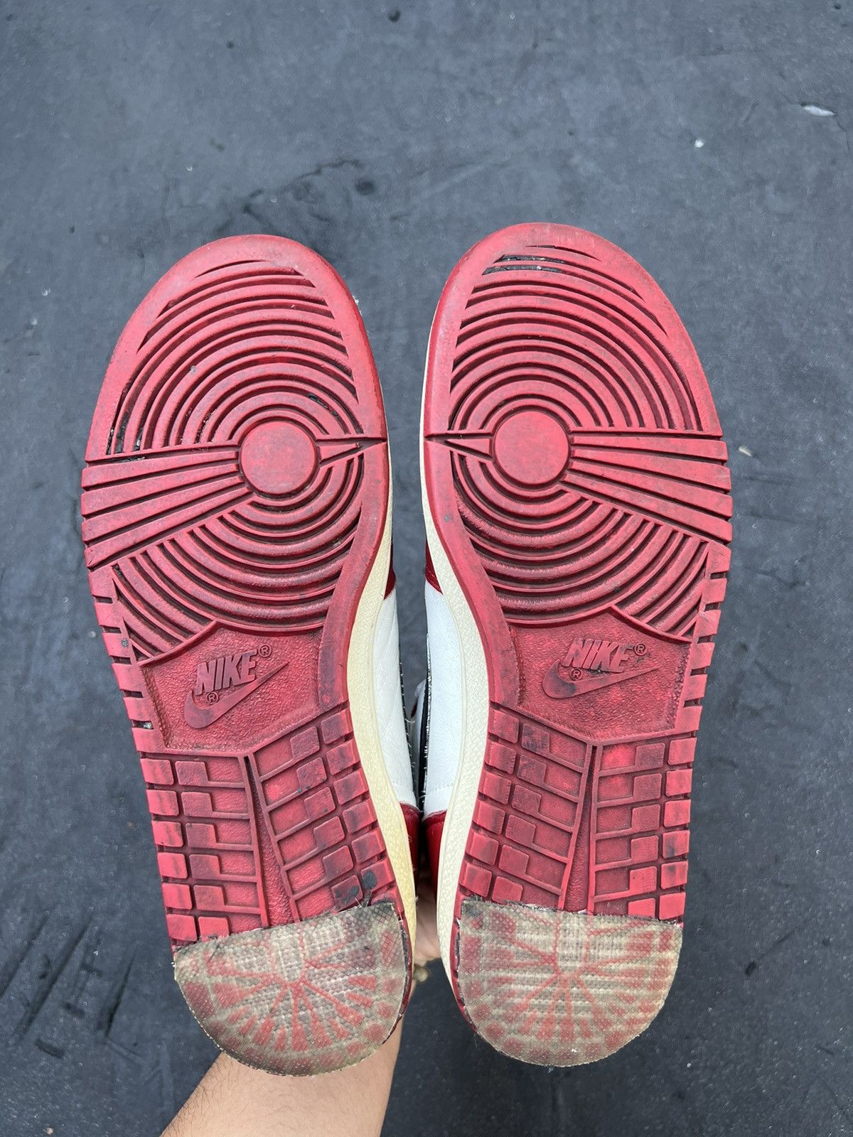 Jordan Brand Jordan 1 OG 1985 Chicago Size US 9.5 / EU 42-43 - 6 Thumbnail