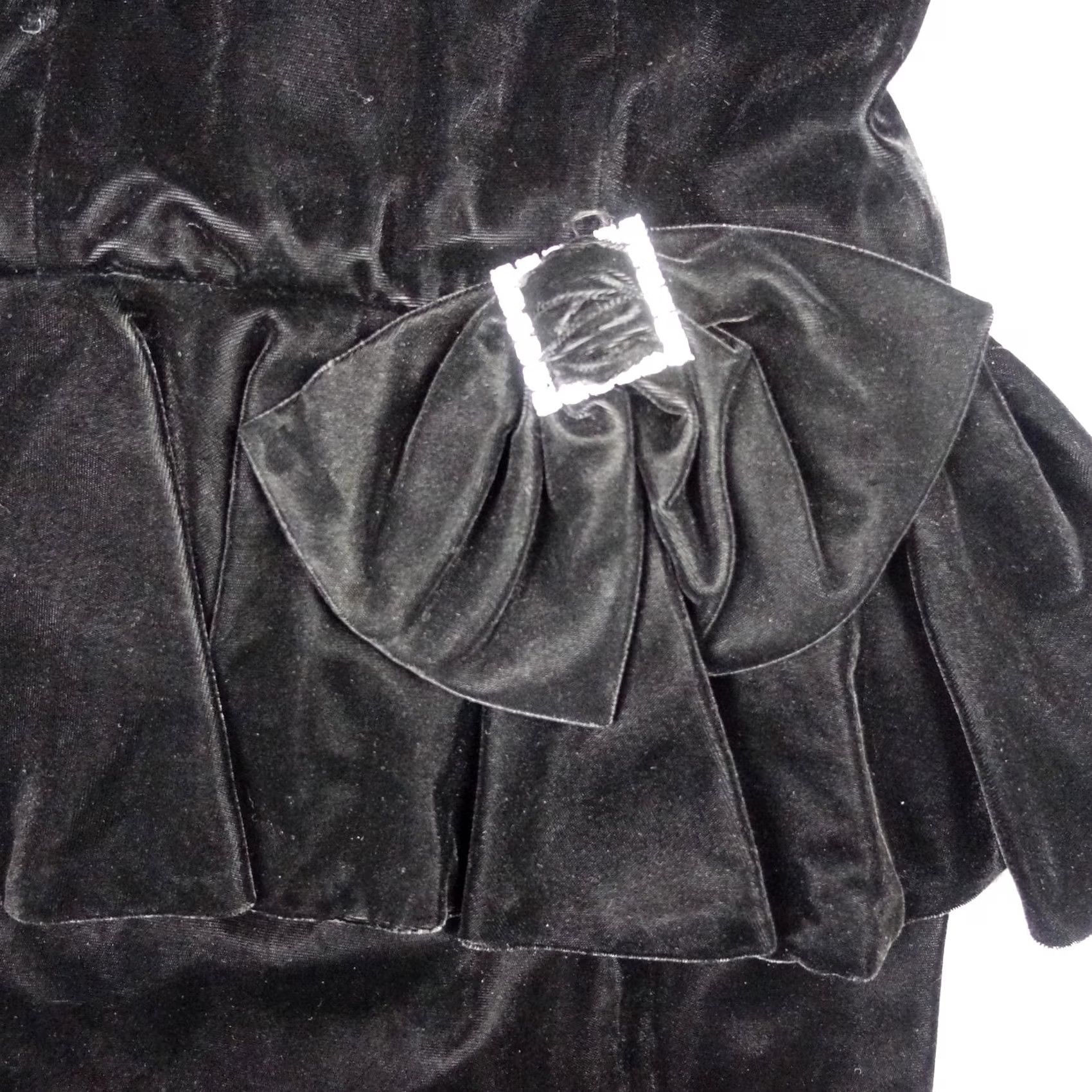 Velvet VINTAGE Black Velvet Dress Puff Sleeve Peplum Rhinestone Bow Midi 80s Womens 6 Dress Black Velvet Puff Sleeve Peplum Rhinestone Bow Midi 80s Womens 6 Size M / US 6-8 / IT 42-44 - 5 Thumbnail