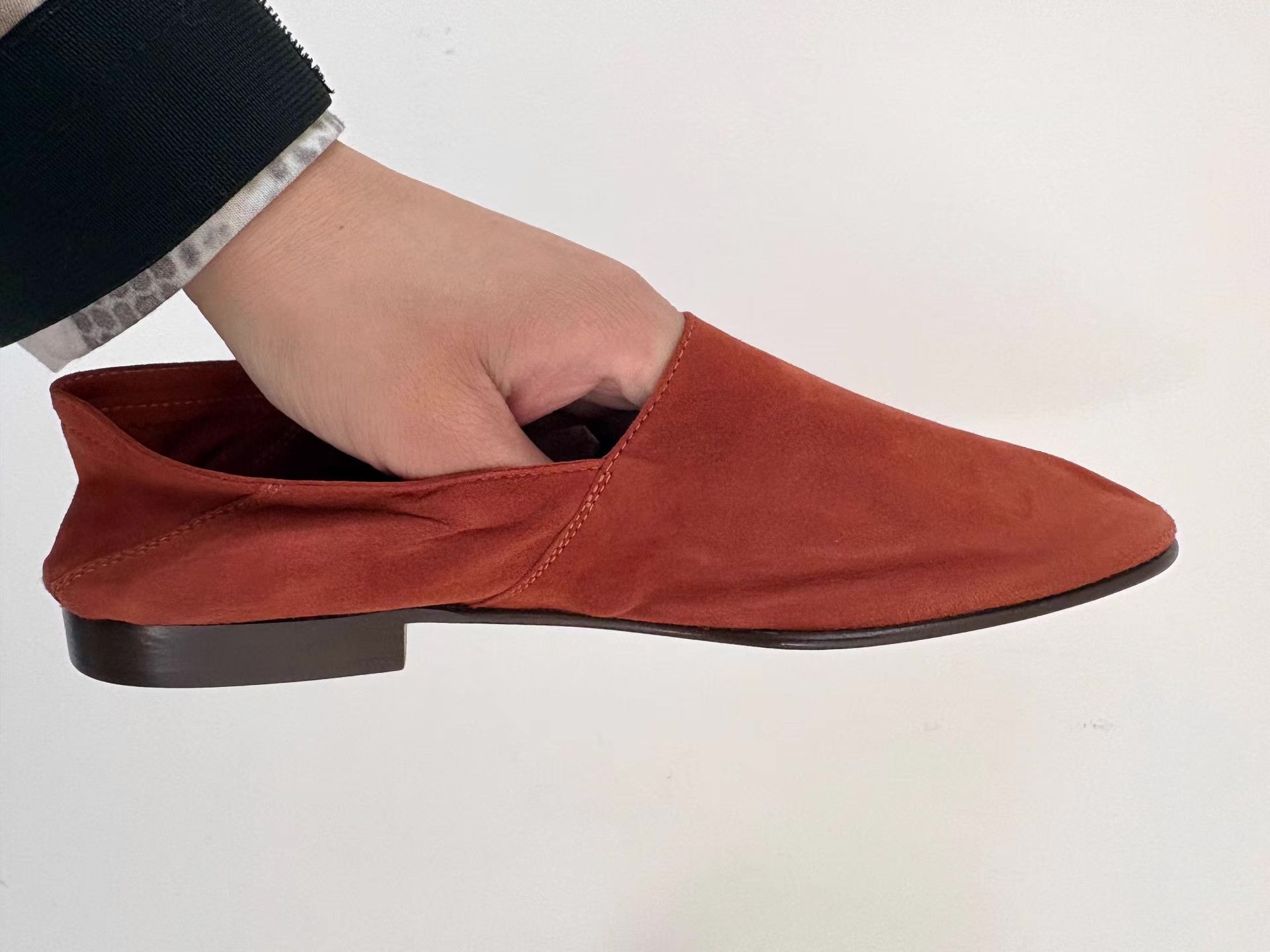 Mr. Hare Mr.Hare Men's Suede Pointed Toe Loafers Ｑ21 Size US 7.5 / EU 40-41 - 3 Thumbnail