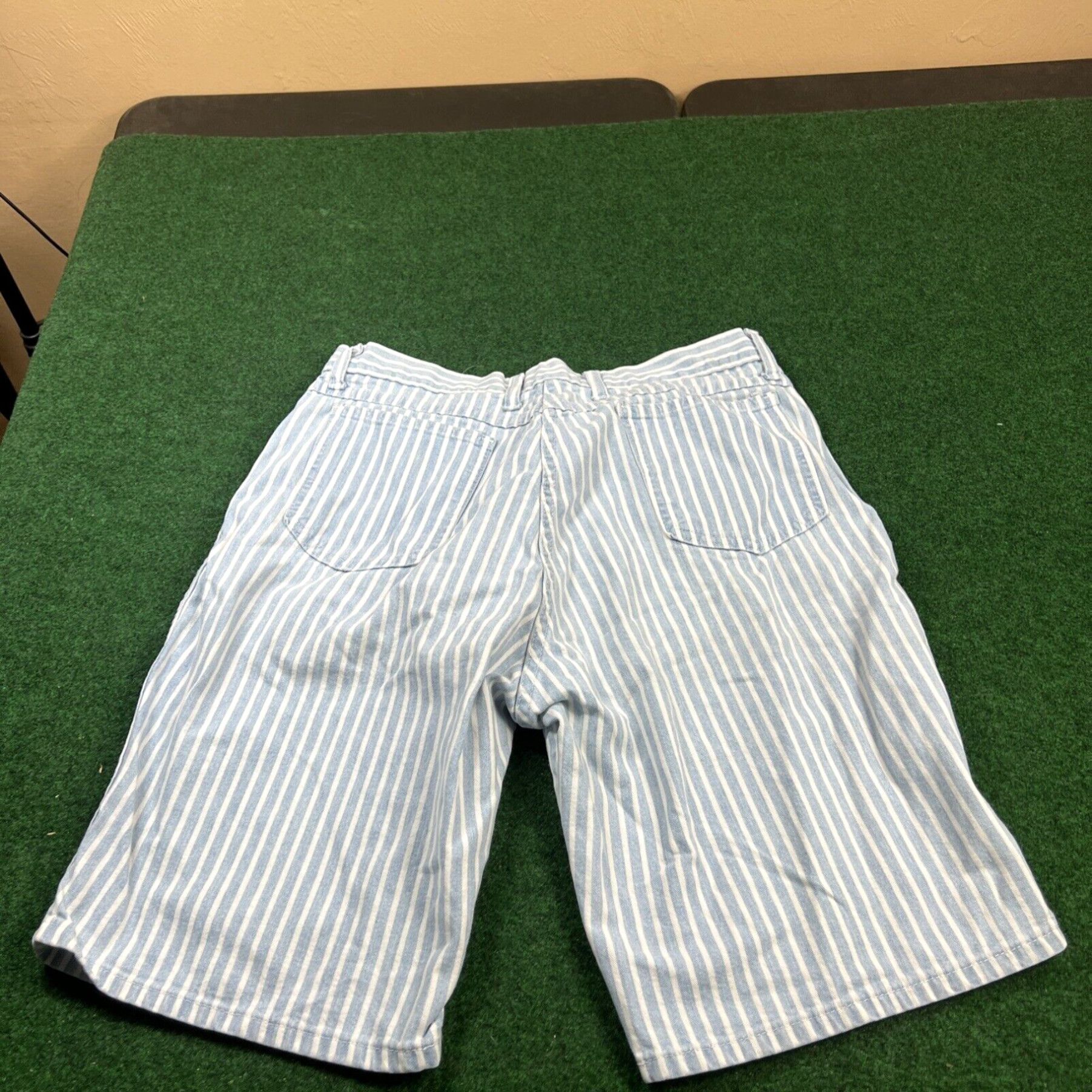 Vintage Vintage 90's Bristol Blues Denim Short Size. 33" Measures. 31X9 See Photos Size 24" / US 00 / IT 34 - 1 Thumbnail