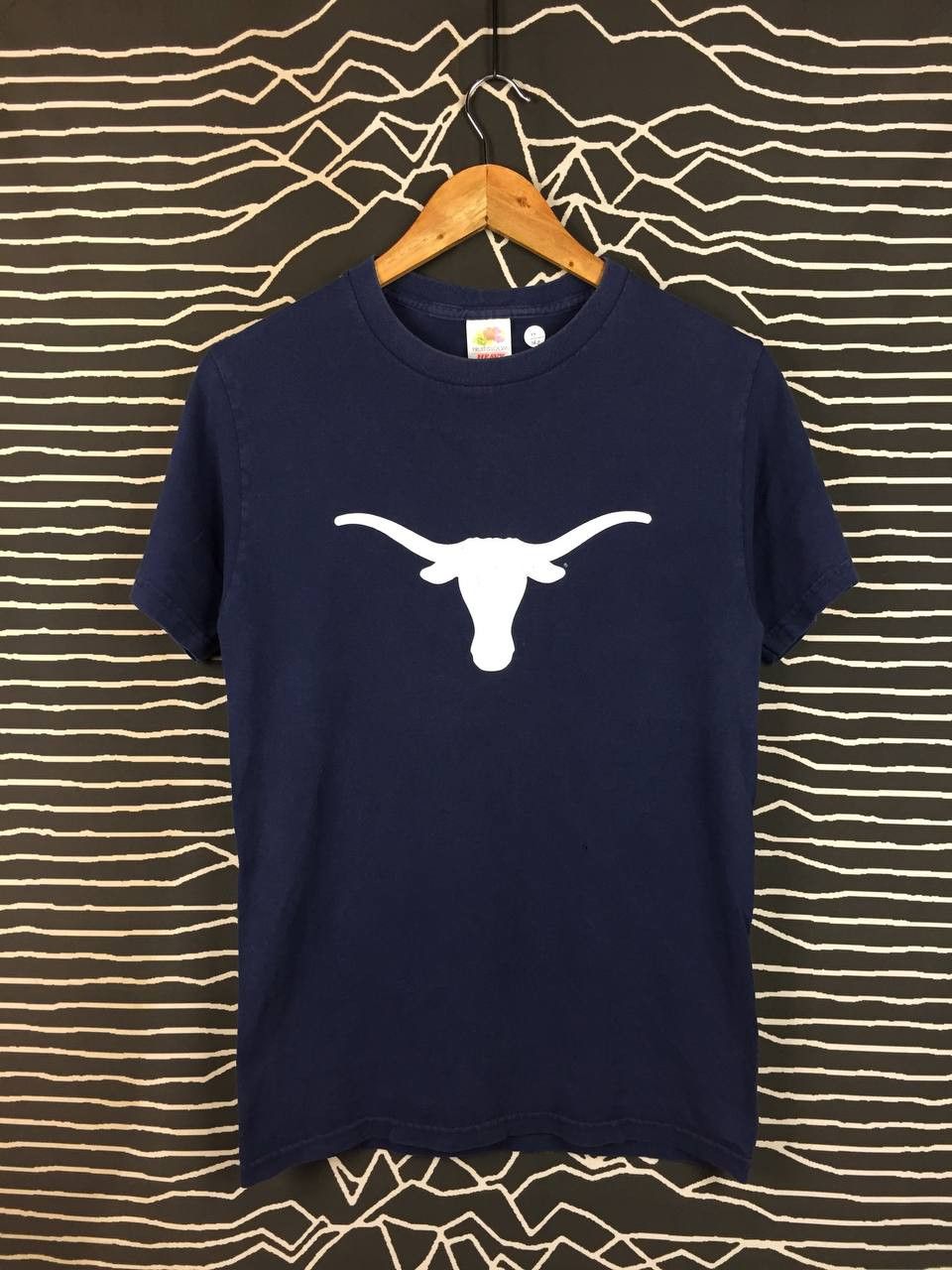 Vintage Vtg 00s Texas Longhorns Silhouette Logo NCAA Collegiate Tee Size US S / EU 44-46 / 1 - 1 Thumbnail