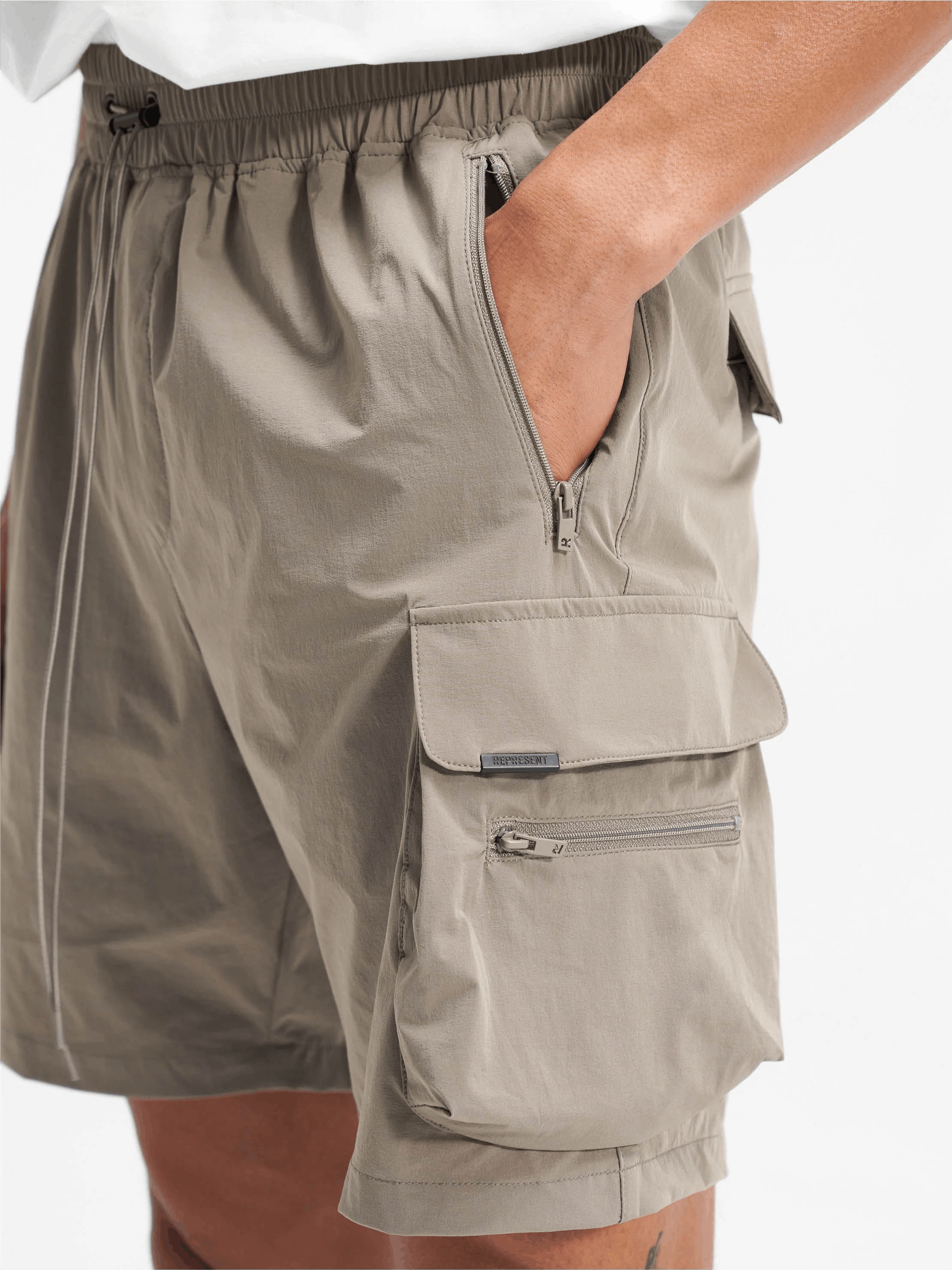 Represent Clo. 247 Cargo Bermuda Shorts Size M Size US 32 / EU 48 - 2 Thumbnail