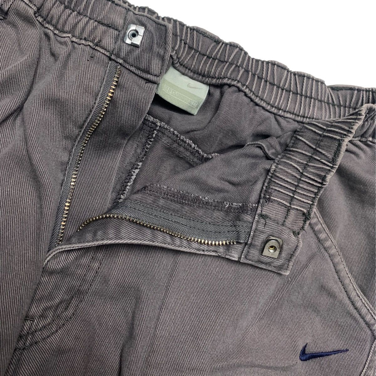 Nike Nike Vintage Utility Cargo Pants Grey Wide Leg Y2K Techwear Size US 33 - 3 Thumbnail