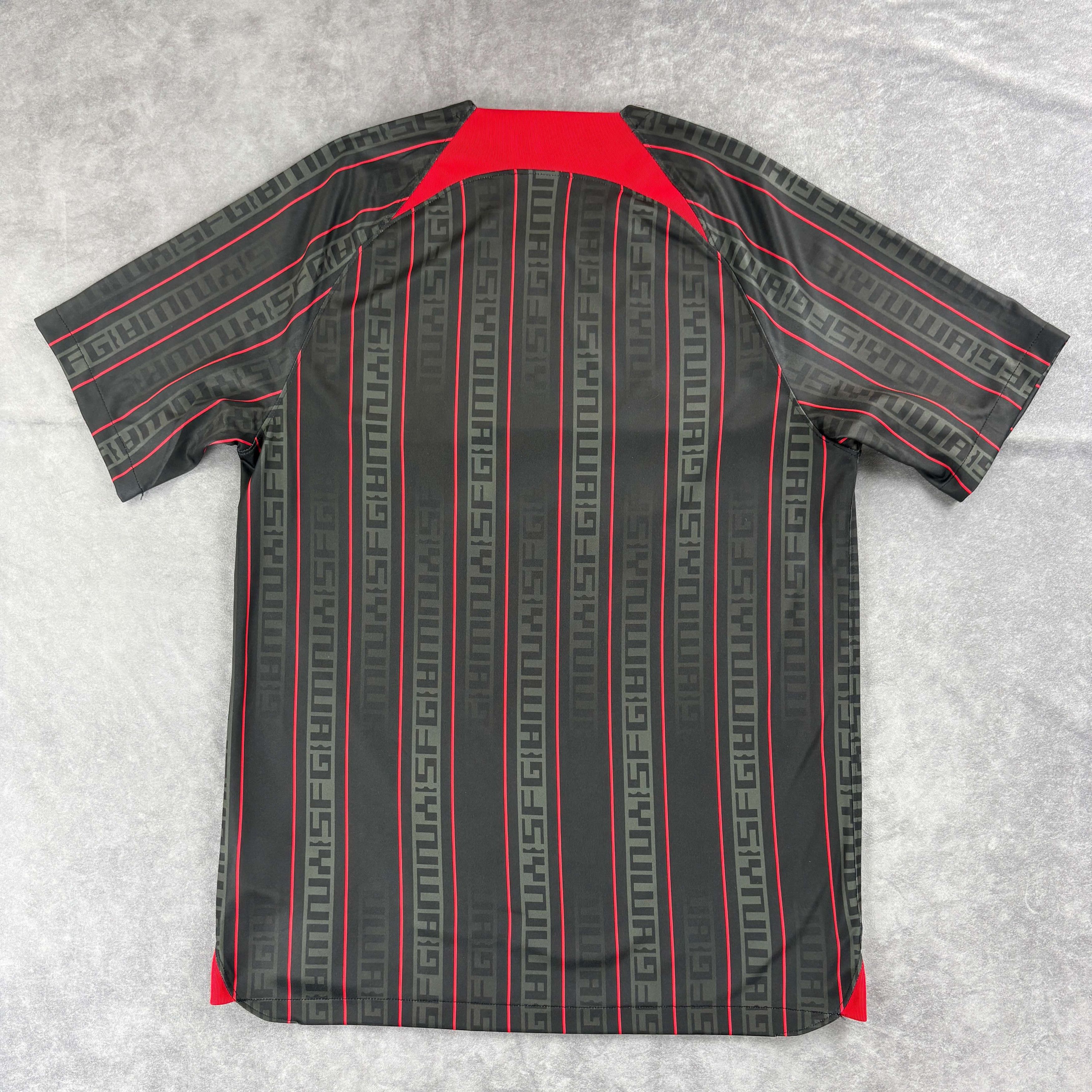 Nike Liverpool x LeBron 2023 Nike football jersey shirt size M Size US M / EU 48-50 / 2 - 2 Thumbnail