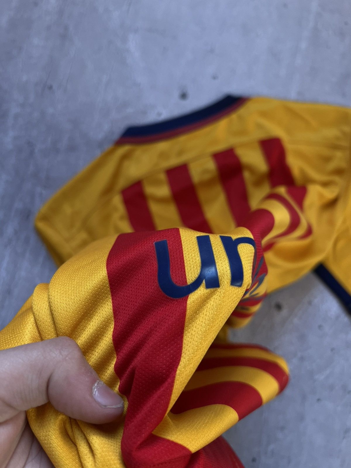Nike BARCELONA 2015/2016 SHIRT NIKE SOCCER JERSEY SIZE M Size US M / EU 48-50 / 2 - 15 Thumbnail