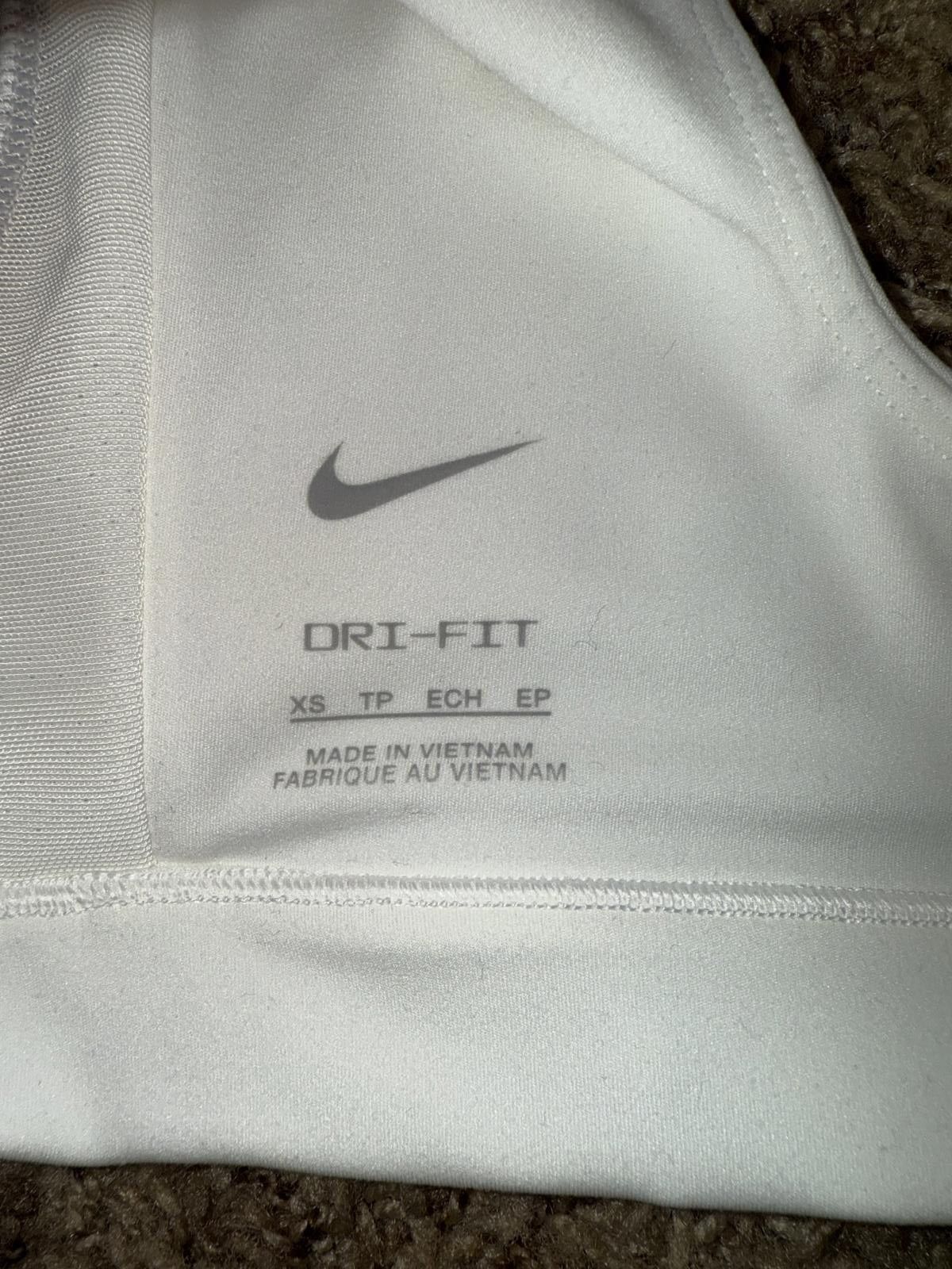 Nike Nike Dri-Fit Long Sleeve Padded Training Crop Black Top Size XS / US 0-2 / IT 36-38 - 2 Thumbnail