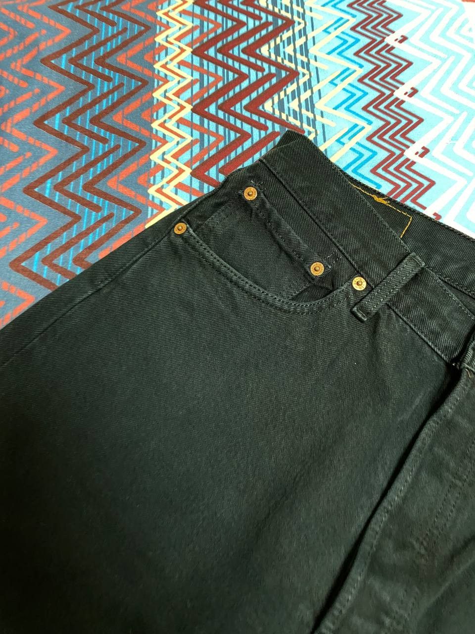 Levi's × Vintage Vintage 90s Faded Levi’s 501 Mid Wash Jeans Size US 34 / EU 50 - 5 Thumbnail