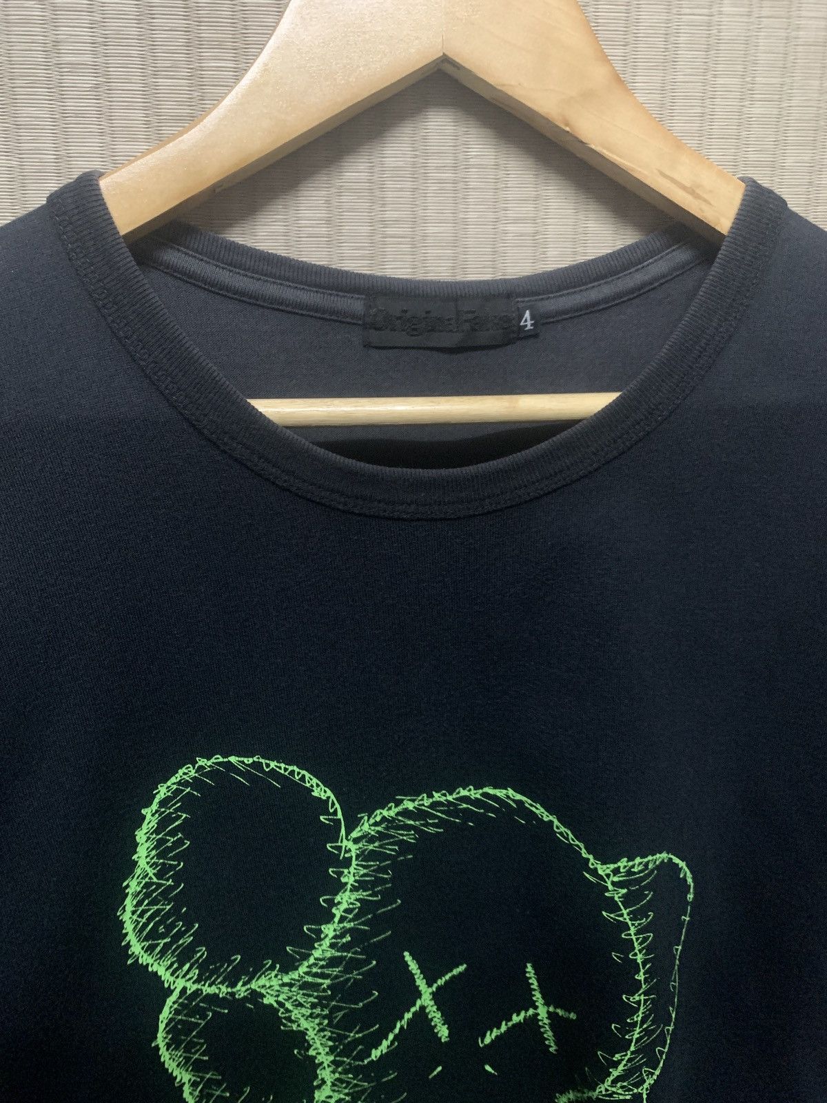 Kaws Original Fake Neon Kaws Present Big Print Faded T-Shirt Size US L / EU 52-54 / 3 - 4 Thumbnail
