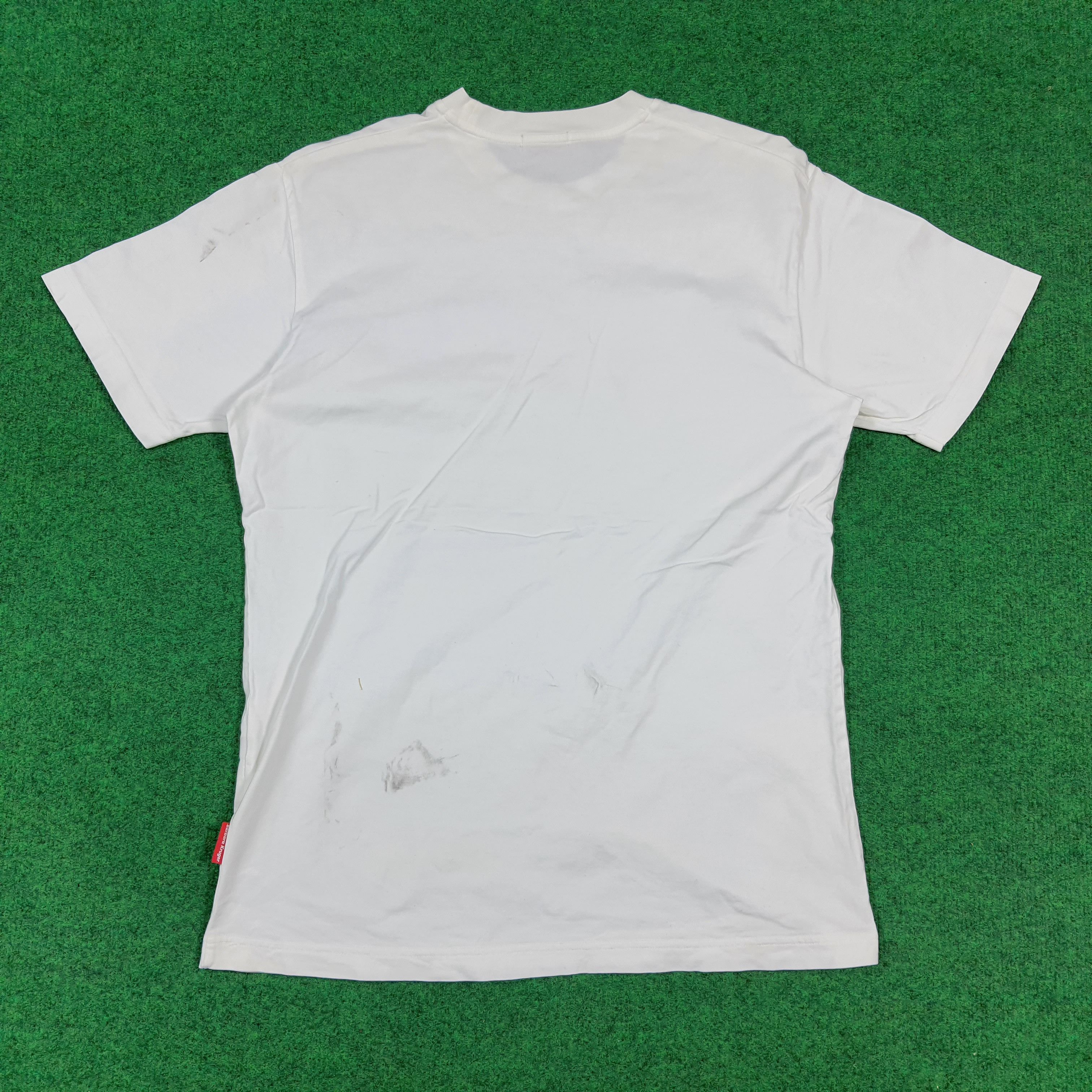 Barbara Kruger Vintage Barbara Kruger Designer Streetwear Tshirt C299N71 Size US M / EU 48-50 / 2 - 4 Thumbnail