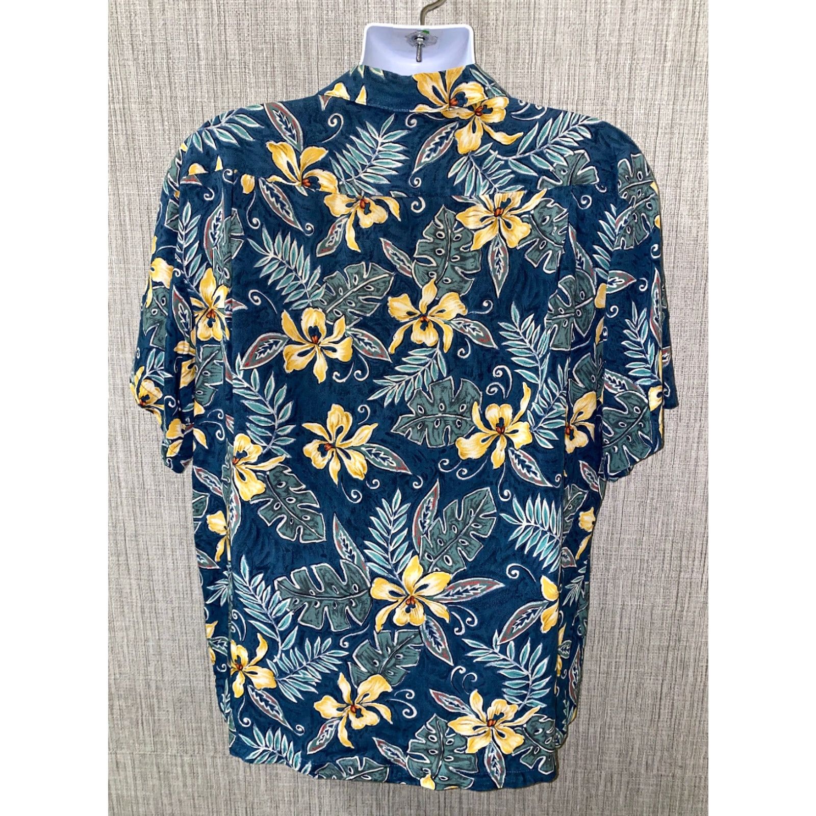 IOLANI Iolani Sportswear Mens Aloha Shirt Floral Multicolor Hawaiian Shirt Size L Men Regular Short Sleeve Collared Casual Size US L / EU 52-54 / 3 - 6 Thumbnail