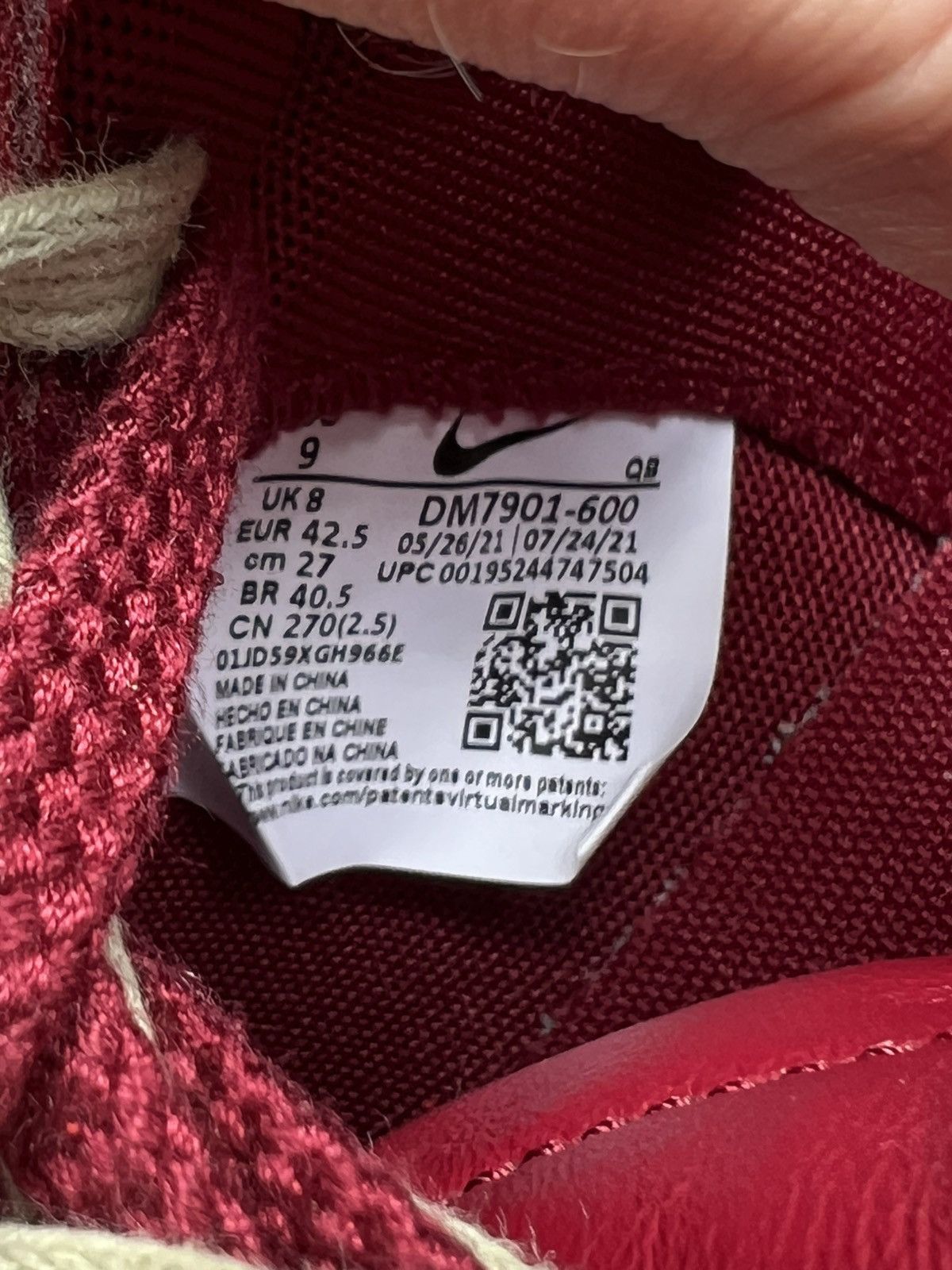 Kaws × Nike Nike Sacai x Kaws blazer low Size US 9 / EU 42 - 6 Thumbnail