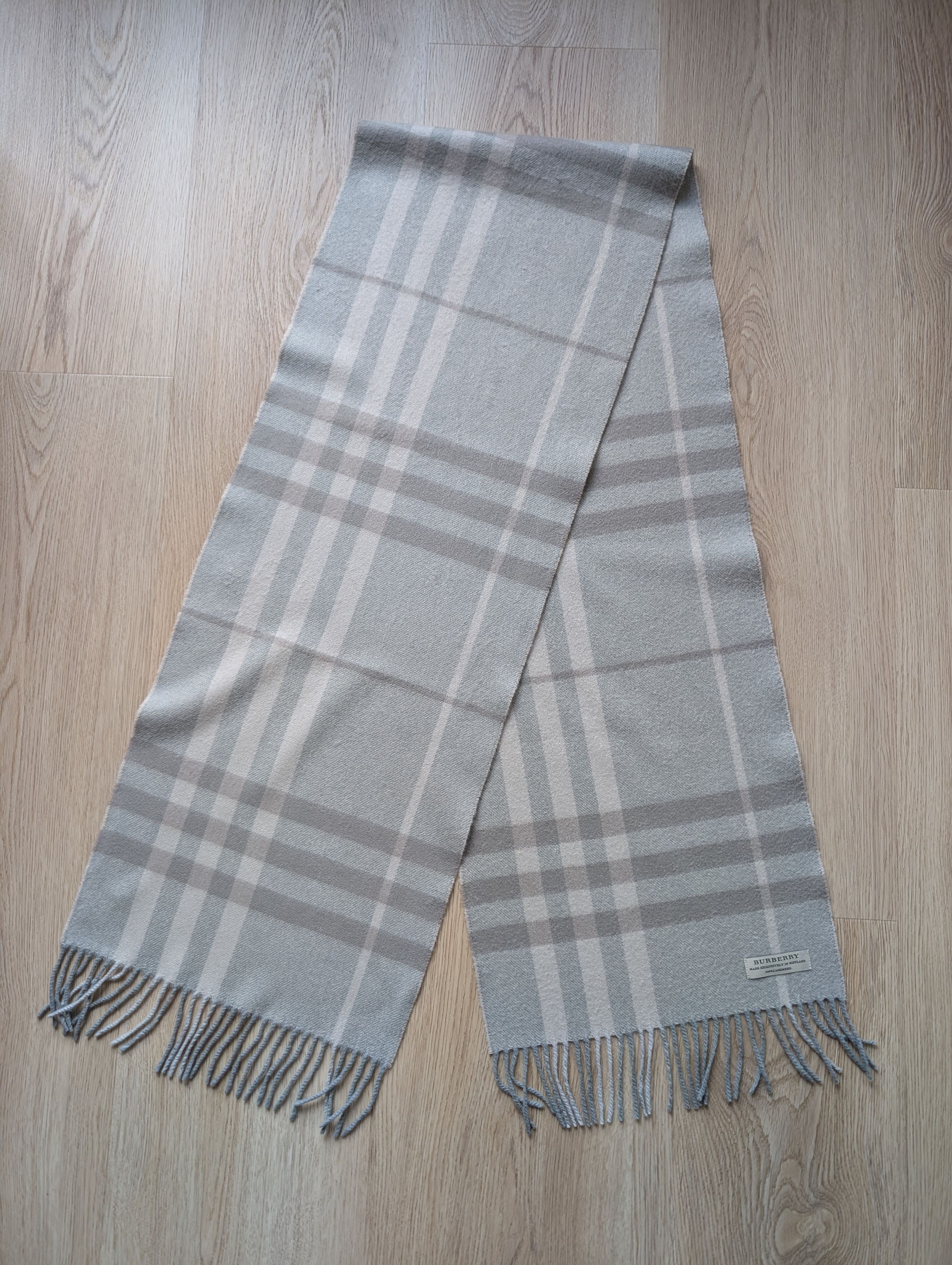 Burberry Burberry Nova Check 100% CASHMERE Scarf Scotland Size ONE SIZE - 1 Thumbnail