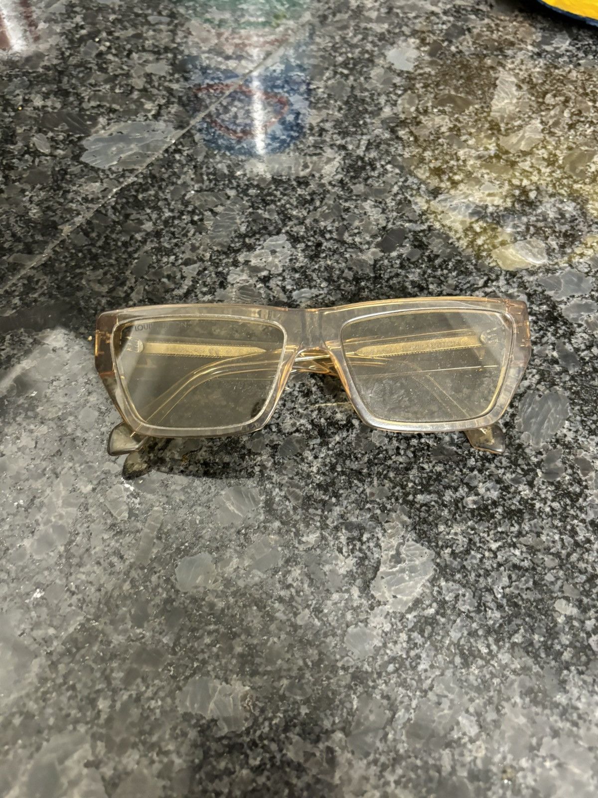 Louis Vuitton Louis Vuitton Twister Sunglasses Size ONE SIZE - 1 Thumbnail