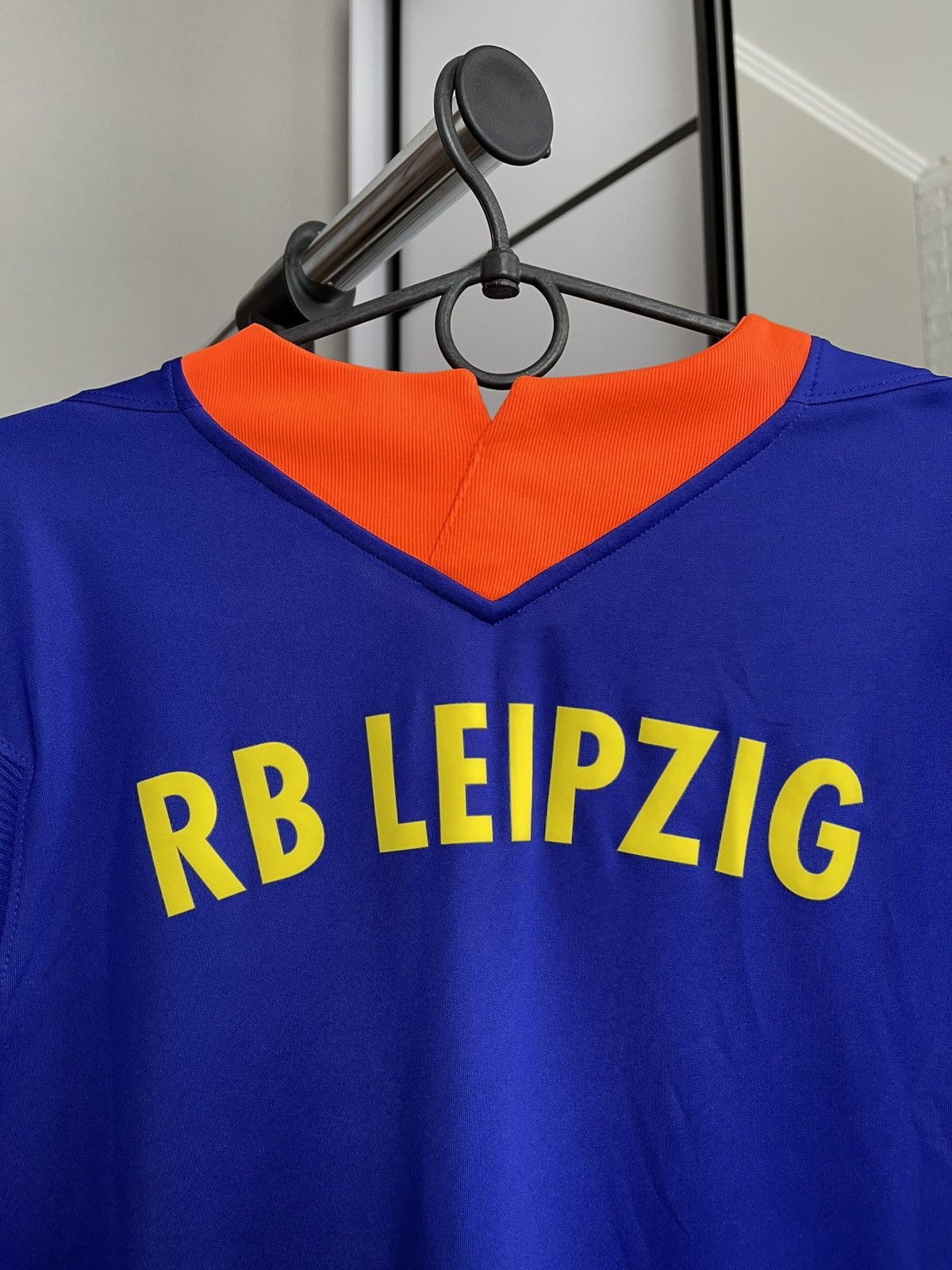 Nike 2020/2021 Nike RB Leipzig Red Bull Soccer Jersey T-Shirt Tee Size US L / EU 52-54 / 3 - 6 Thumbnail