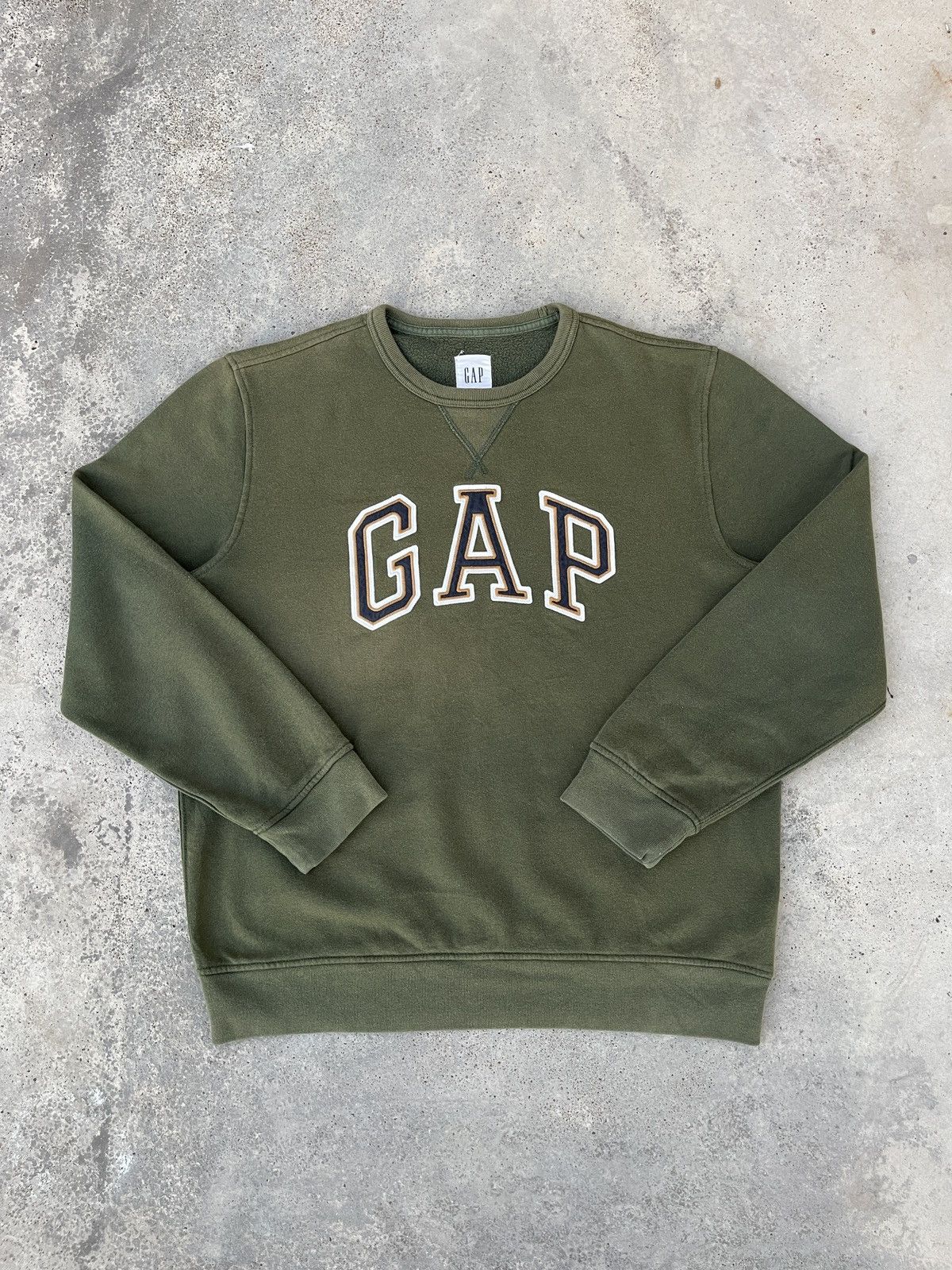 Gap × Vintage Vintage Faded Gap Big Logo Sweatshirt Size US XL / EU 56 / 4 - 1 Thumbnail