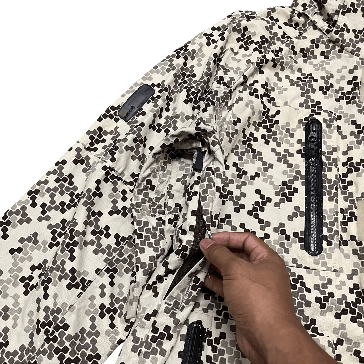 Japanese Brand Vintage Ripzone Technology Trilogy Camo Hooded Jacket Size US L / EU 52-54 / 3 - 9 Thumbnail