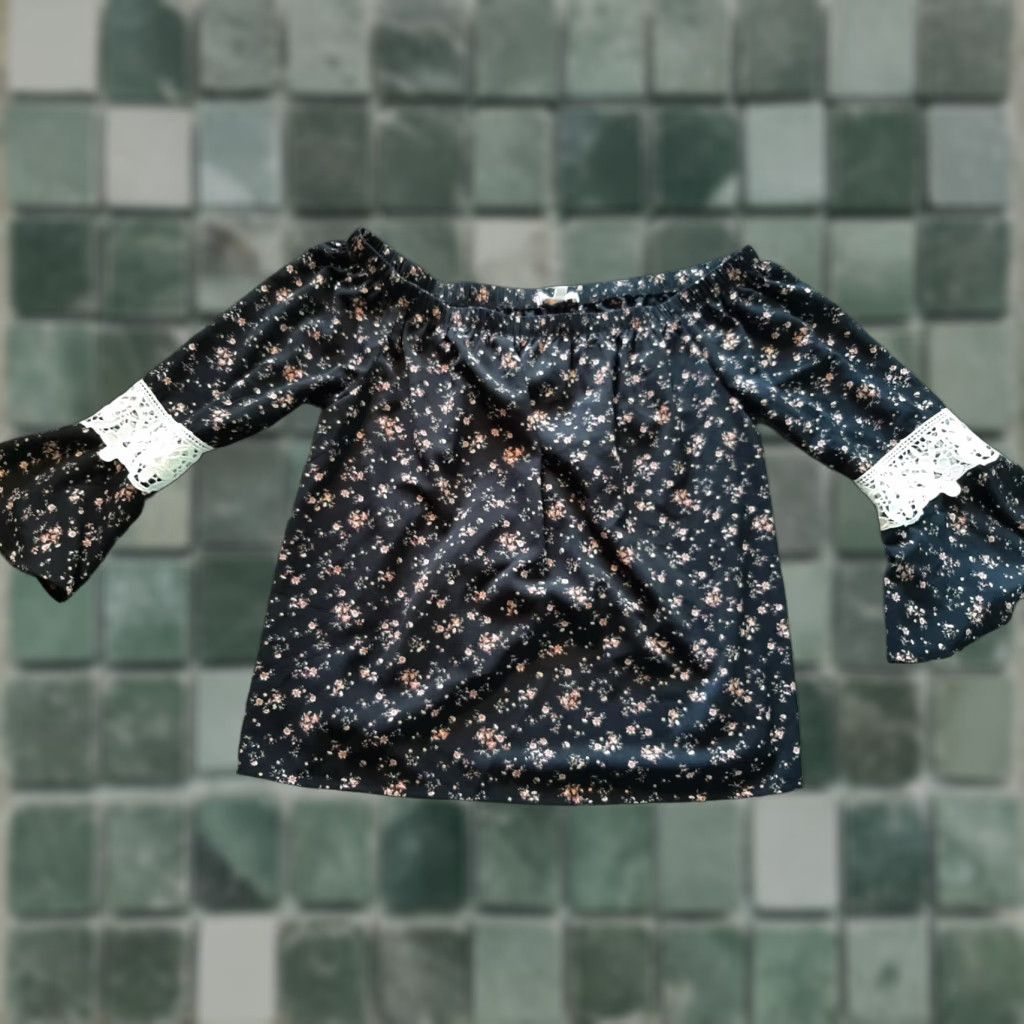 Vintage G Collection Women's XL Blue Floral Top Blouse Shirt 3/4 Sleeve Stretch Neck Floral Pattern Plus Size Size XL / US 12-14 / IT 48-50 - 1 Thumbnail