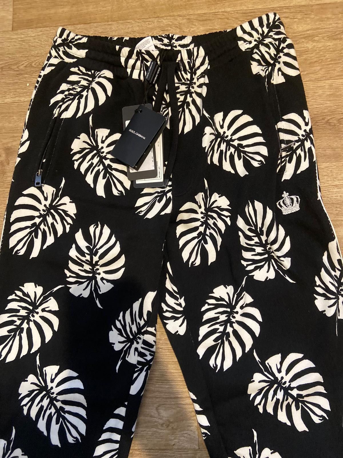 Dolce & Gabbana Black and White Leaf-Print Tracksuit Size US 28 / EU 44 - 2 Thumbnail
