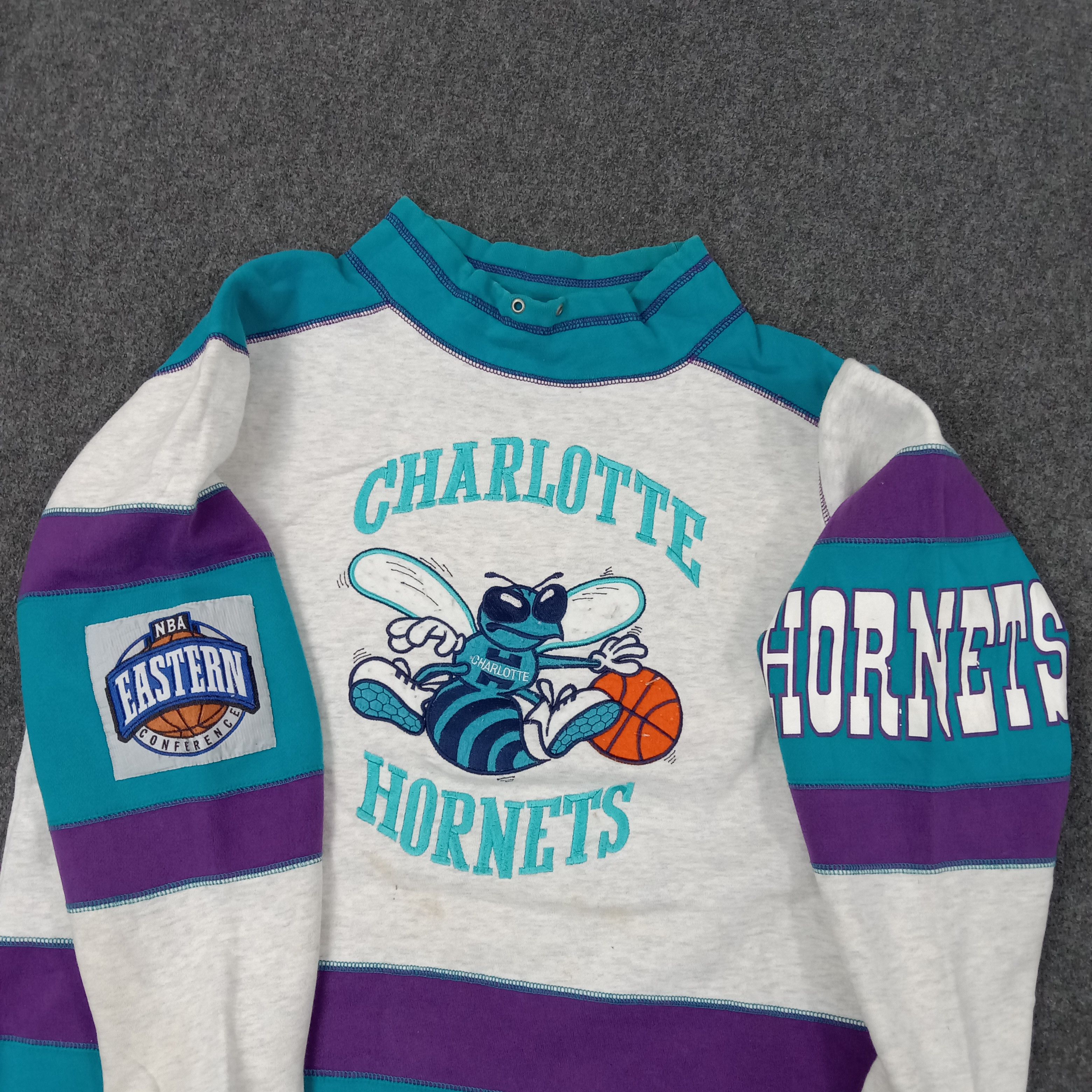 NBA CHARLOTTE HORNEST NBA Basketball Team Sweatshirt C246N27 Size US M / EU 48-50 / 2 - 3 Thumbnail