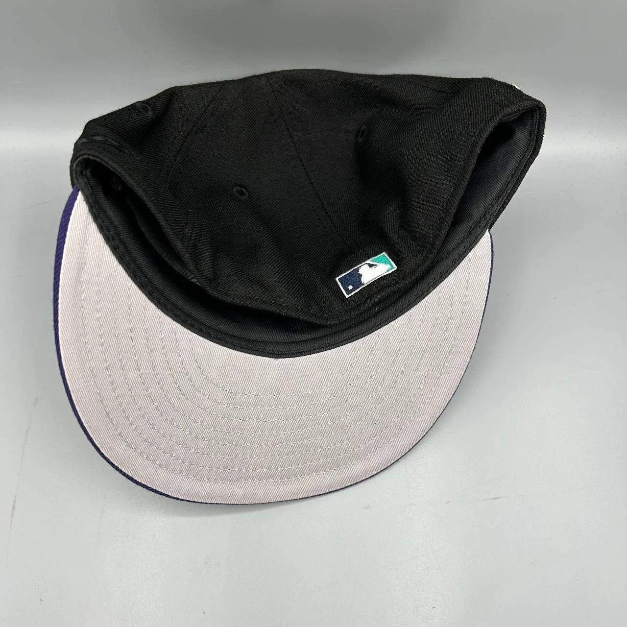 New Era Seattle Mariners Hat Men 7 1/4 Black Purple MLB Fitted Cap Size ONE SIZE - 5 Thumbnail