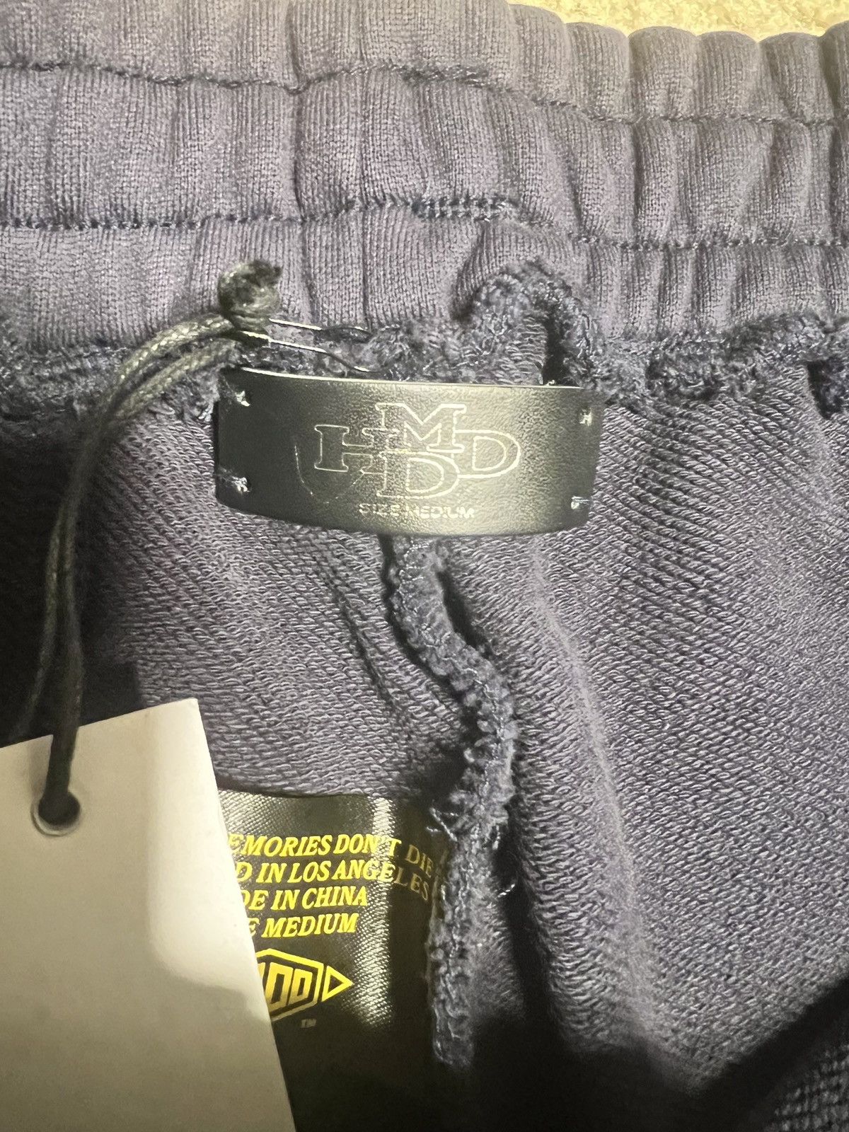 HMDD Happy Memories Don’t Die FLOWER STUDDED SCRUNCH SWEAT Medium Size US 34 / EU 50 - 4 Thumbnail