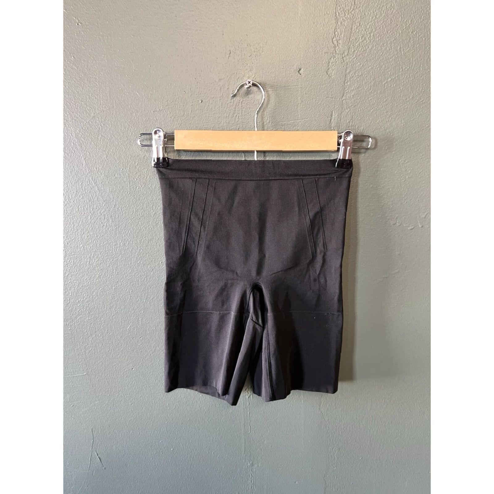 Spanx Spanx Black Compression Shorts Womens Medium Size 32" / US 10 / IT 46 - 2 Thumbnail
