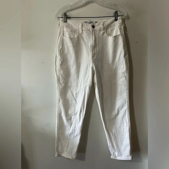 Hollister Hollister White Curvy Ultra High Rise Mom Jeans Size 29" - 1 Thumbnail
