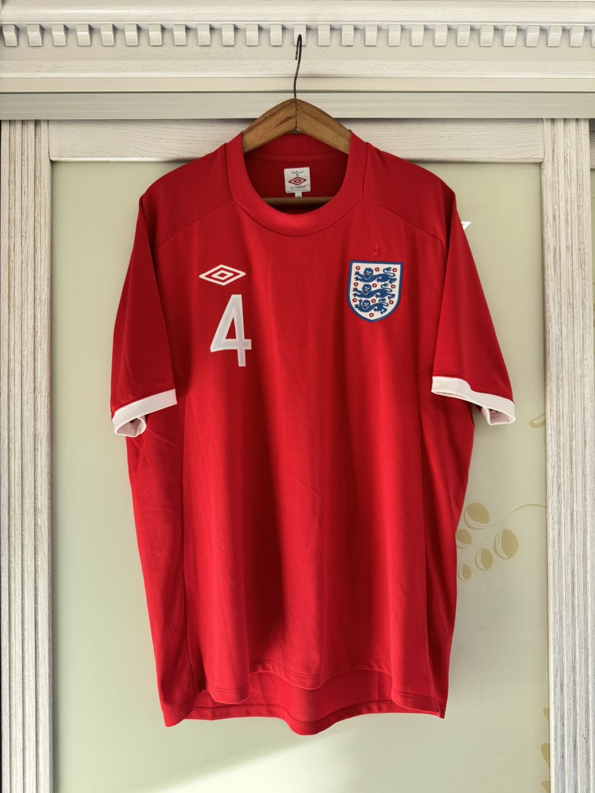 Umbro Gerrard #4 England 2010-2011 Away Soccer Jersey Football Kit Size US XL / EU 56 / 4 - 2 Thumbnail