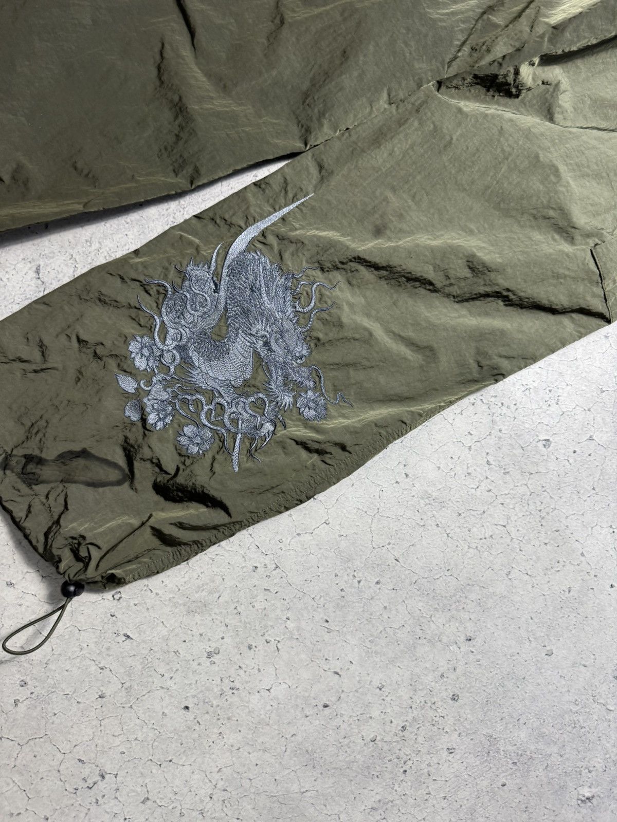 Ed Hardy Ed Hardy Nylon Baggy Track Pants Big Logo Size L Rap Size US 34 / EU 50 - 8 Thumbnail