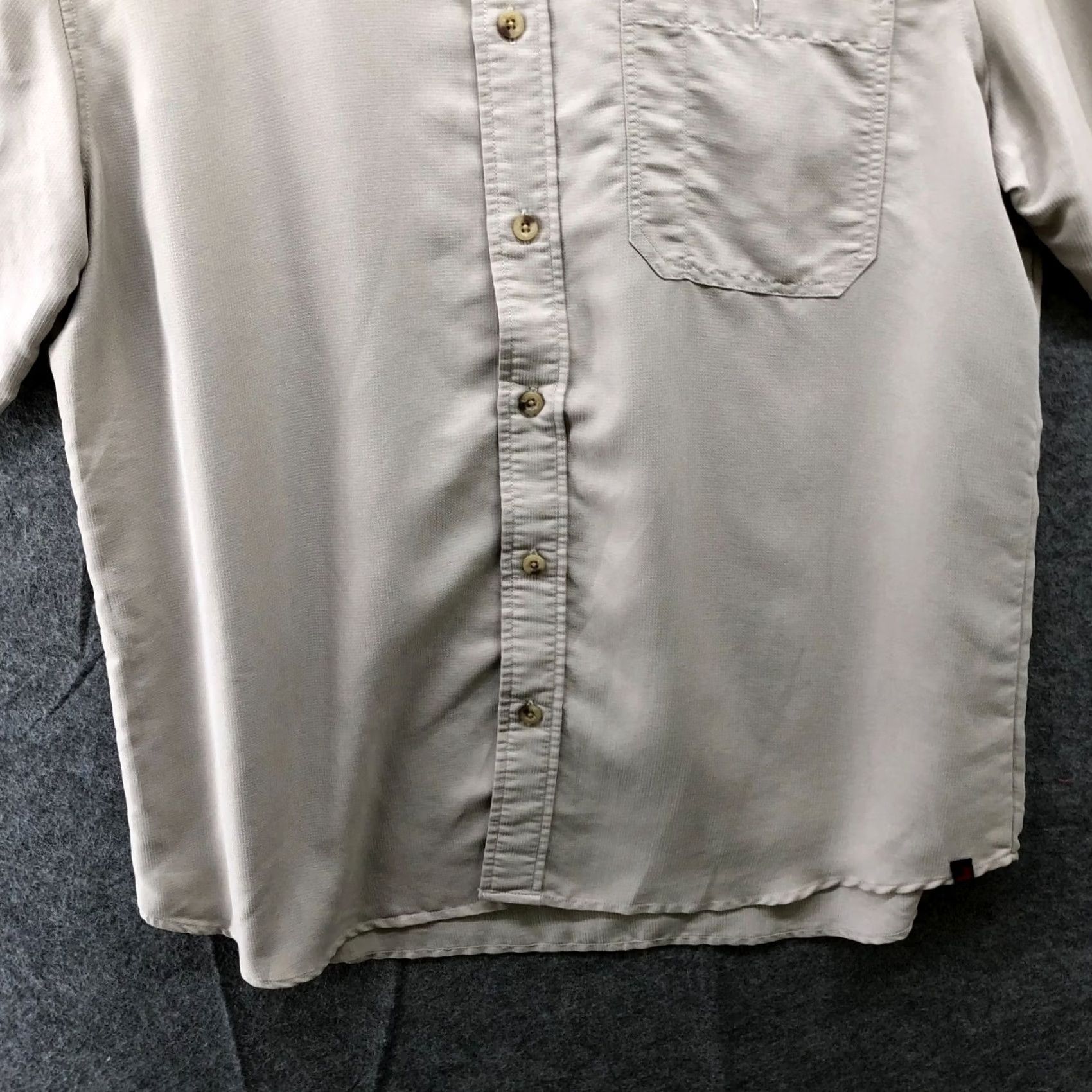 Vintage Woolrich Shirt Mens L Beige Pocket Button-Down Short Sleeve Silky Knit Casual Pocketed Button Up Camp Outdoors Regular Sleeve Size US L / EU 52-54 / 3 - 4 Thumbnail