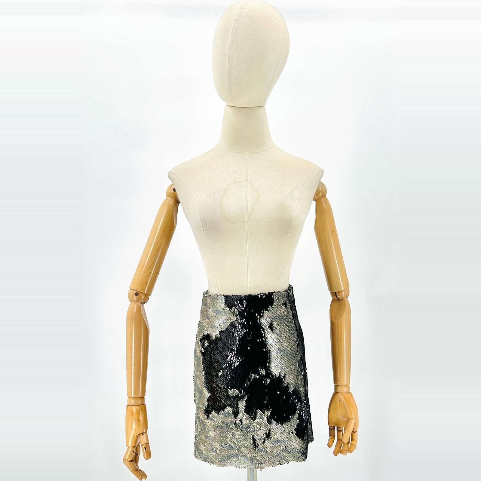 Free People Free People FP One Silver Black Reversible Sequin Mini Skirt Size 30" / US 8 / IT 44 - 1 Thumbnail